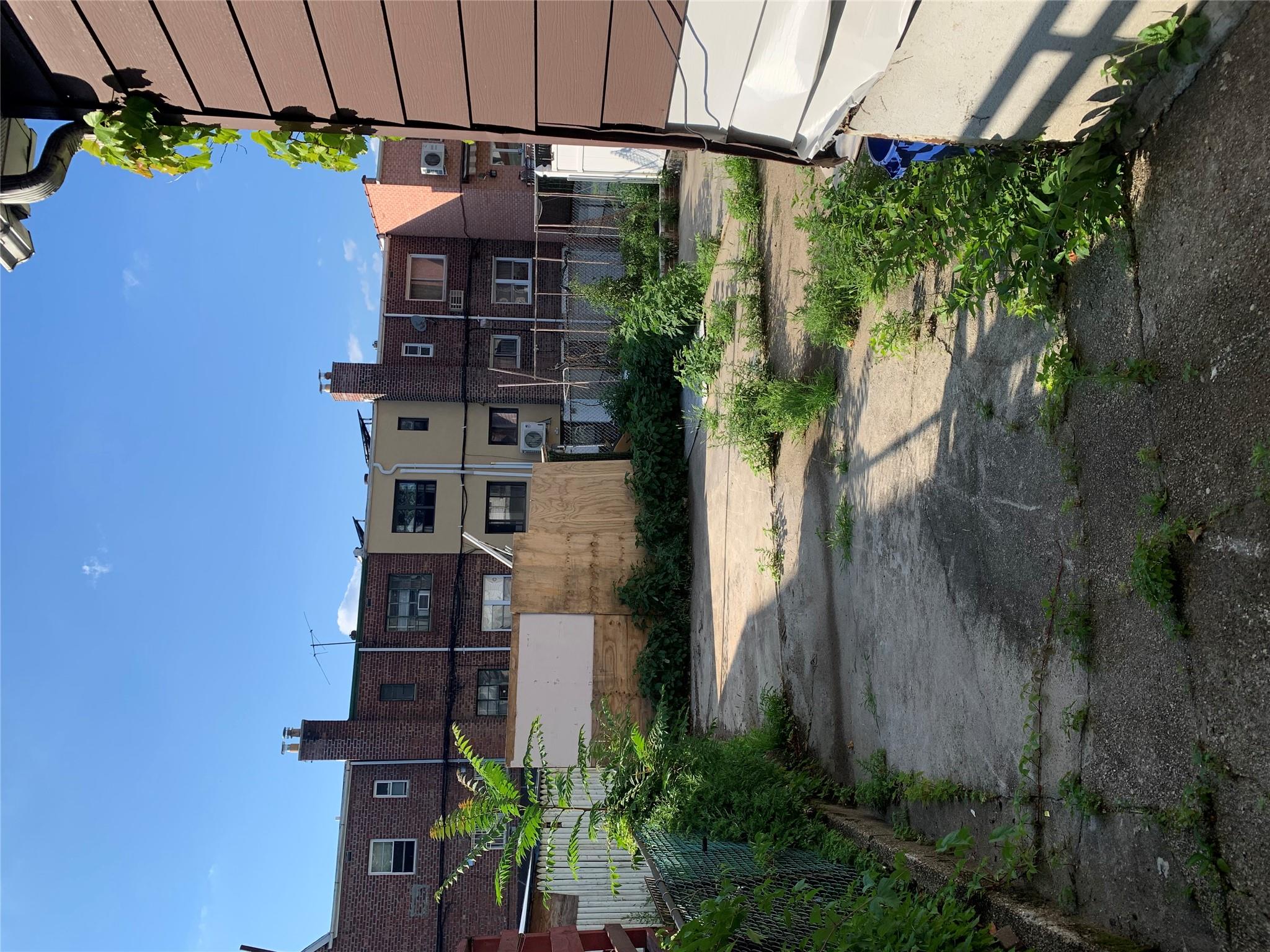 #3 photo, 15205 79th Avenue, クイーンズ区 Kew Garden Hills , NY 11367