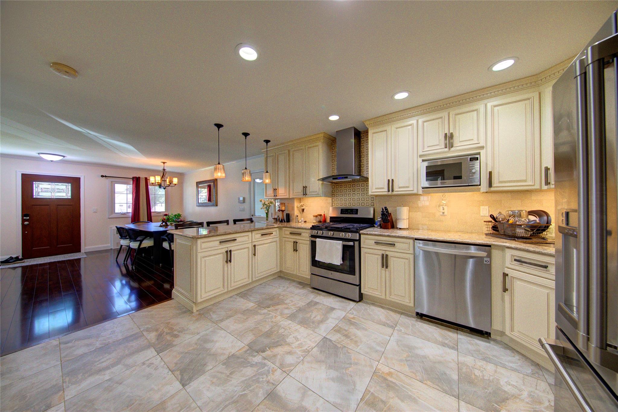 #11 photo, 7622 265th Street, New Hyde Park , NY 11040