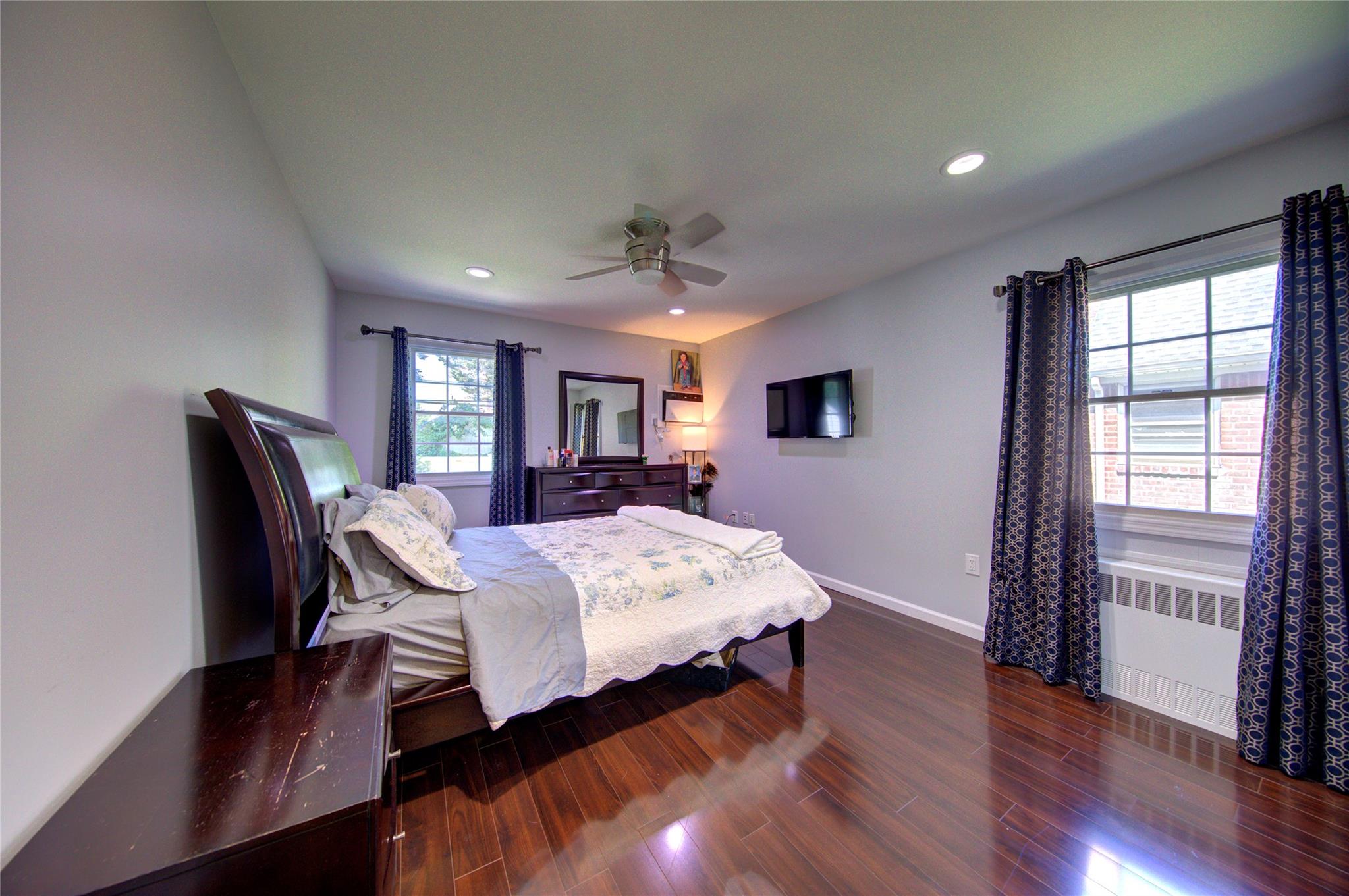 #16 photo, 7622 265th Street, New Hyde Park , NY 11040