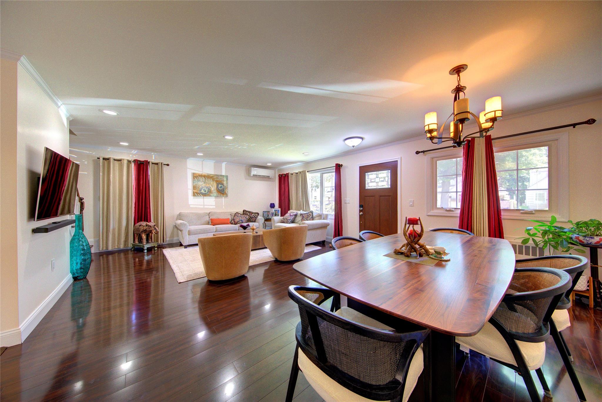 #4 photo, 7622 265th Street, New Hyde Park , NY 11040