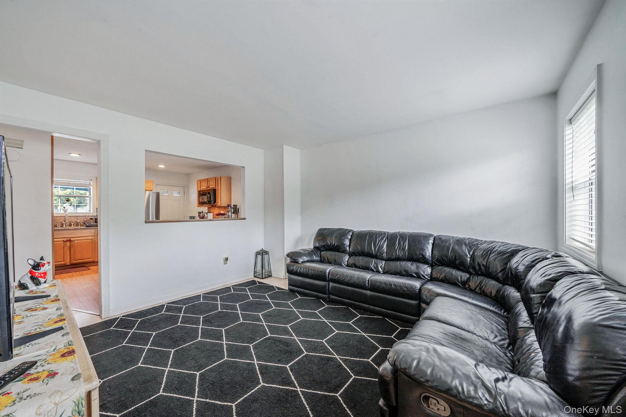 #16 photo, 108A Union Avenue, サフォーク郡 Lake Ronkonkoma , NY 11779