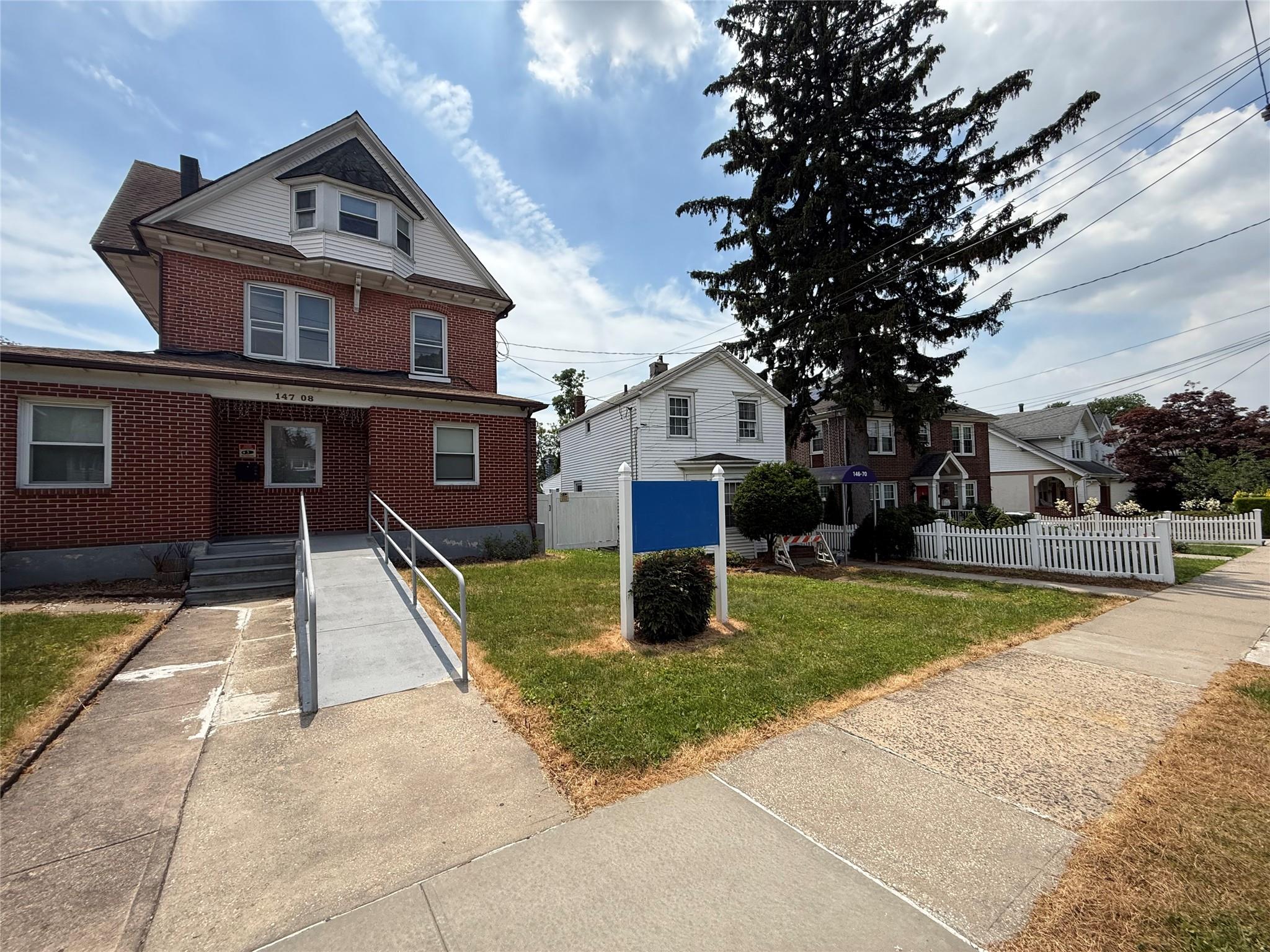 #2 photo, 147-08/146-70 Bayside Avenue, クイーンズ区 Flushing , NY 11354