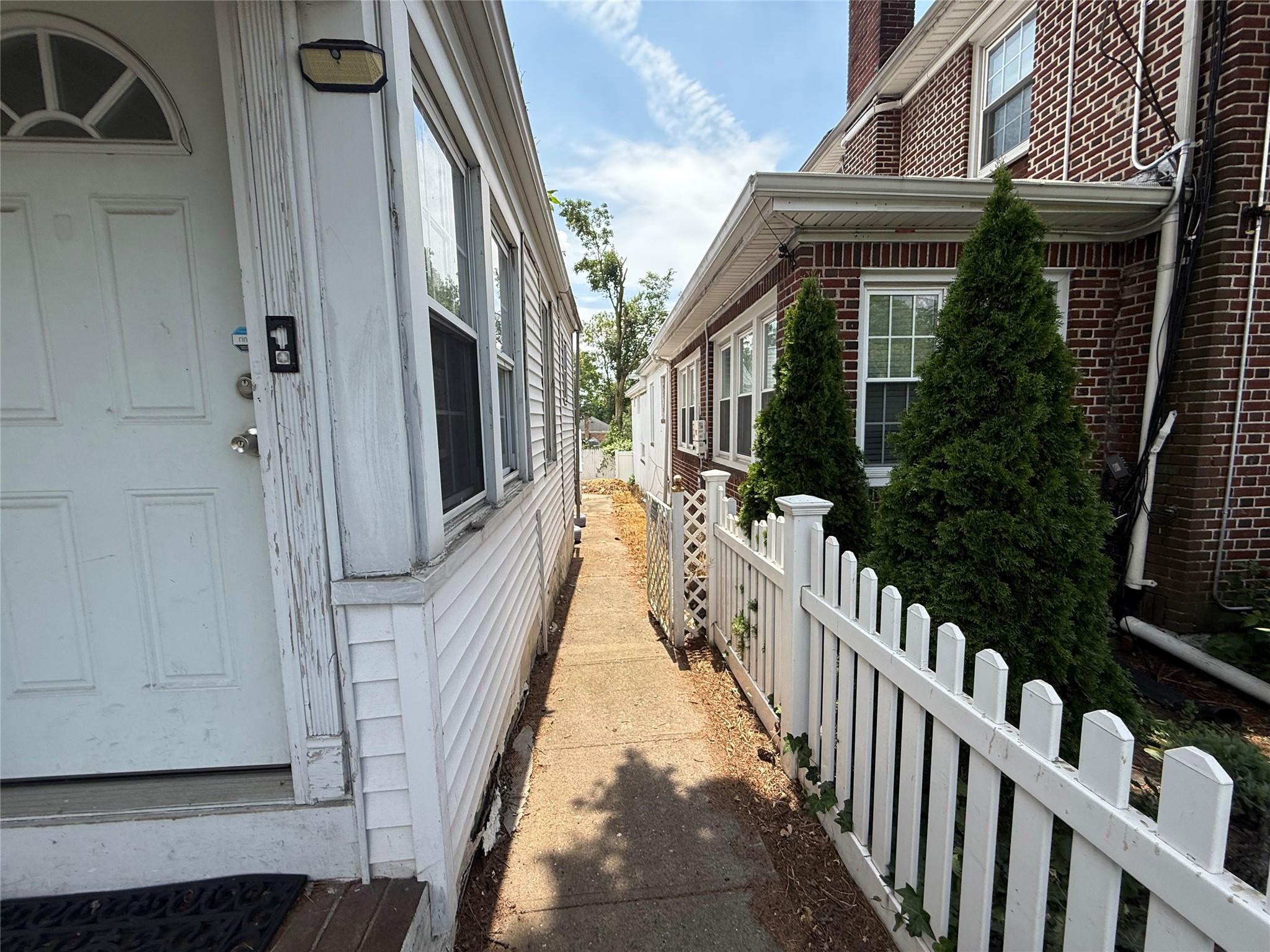 #9 photo, 147-08/146-70 Bayside Avenue, クイーンズ区 Flushing , NY 11354