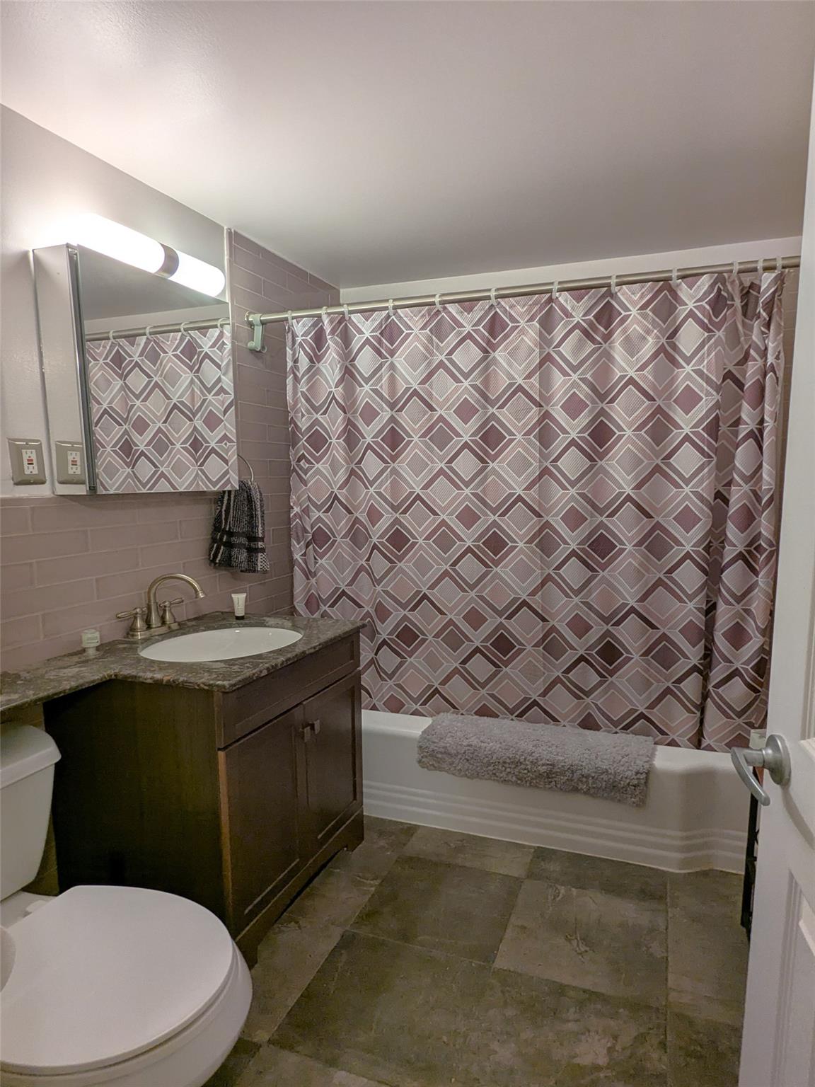 #12 photo, 63-33 98 Place, 皇后區 雷哥公園 Rego Park , NY 11374