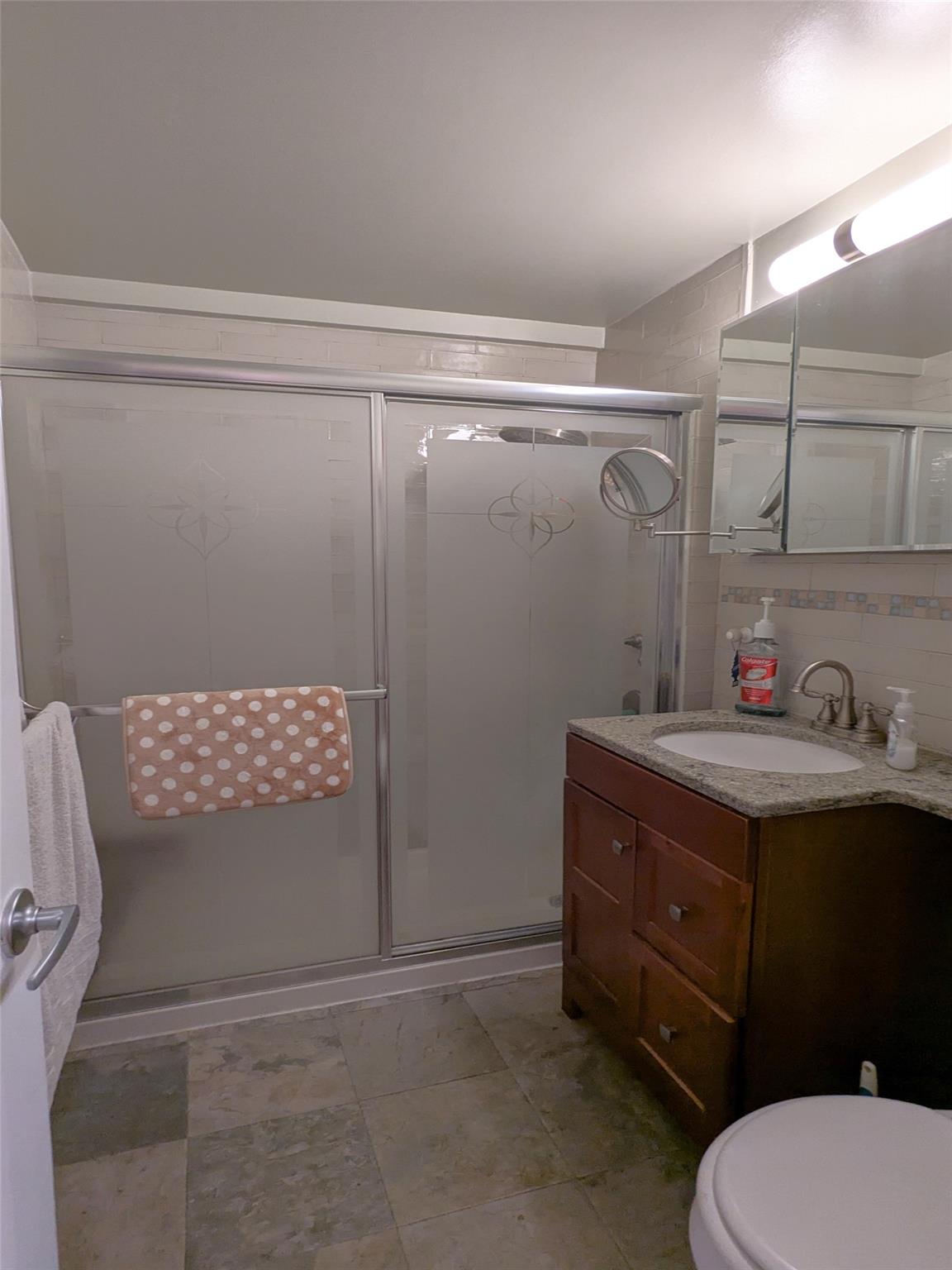 #13 photo, 63-33 98 Place, 皇后區 雷哥公園 Rego Park , NY 11374