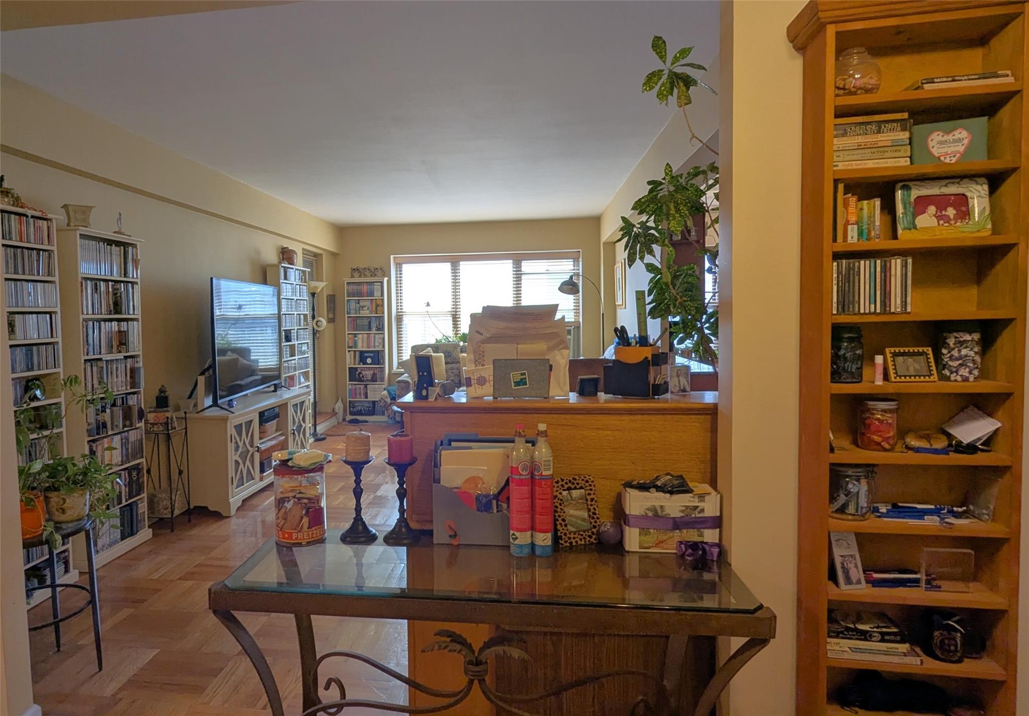 #6 photo, 63-33 98 Place, 皇后區 雷哥公園 Rego Park , NY 11374