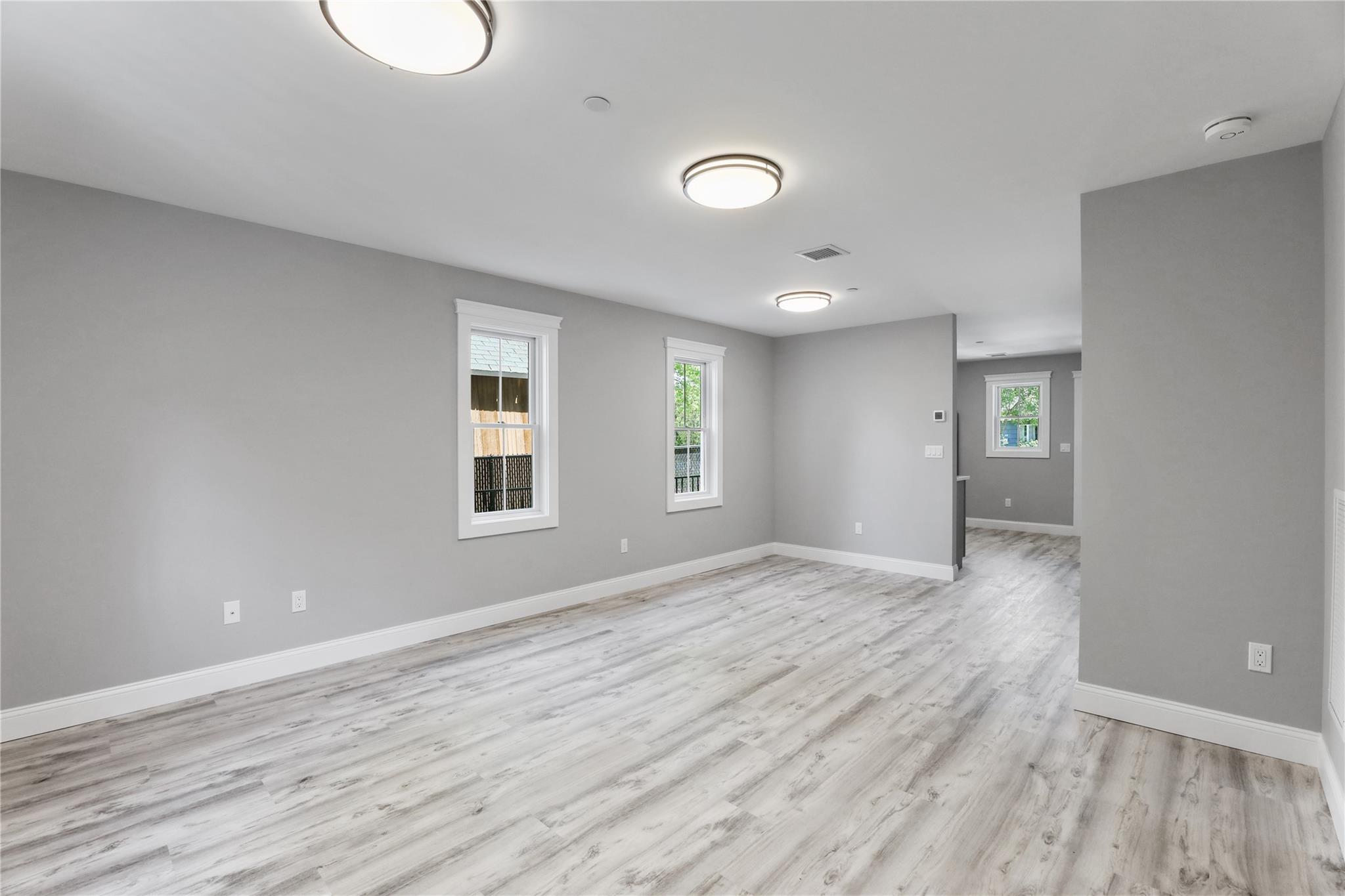 #10 photo, Undisclosed Address, サフォーク郡 Riverhead , NY 11901