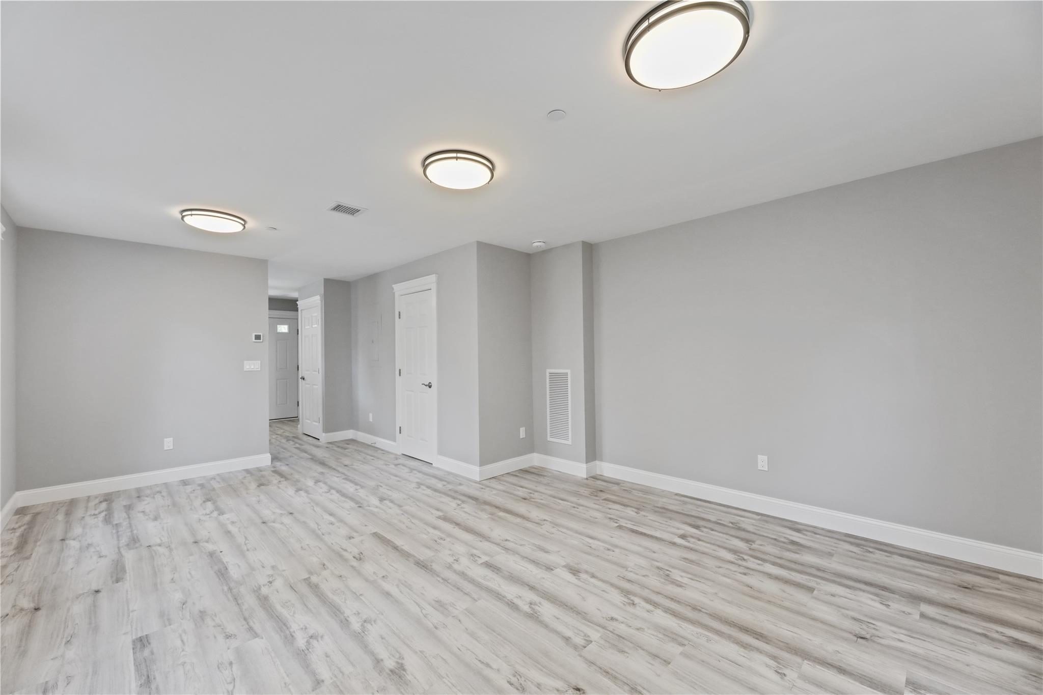 #9 photo, Undisclosed Address, サフォーク郡 Riverhead , NY 11901