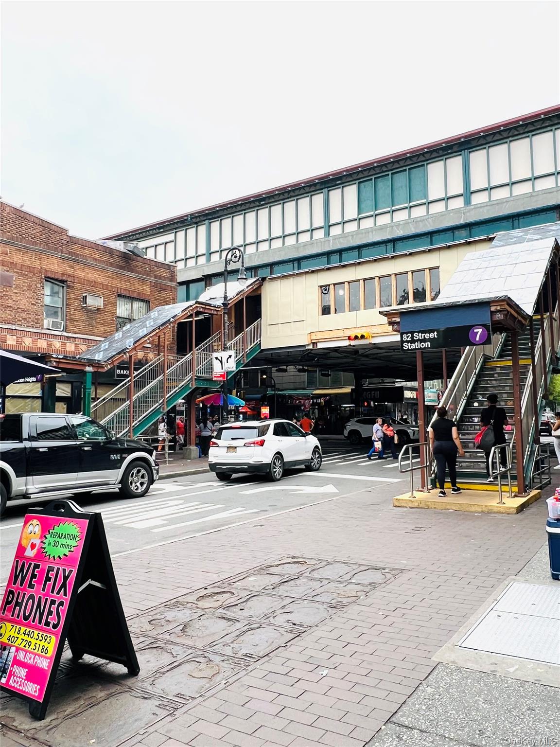 #11 photo, 82-07 Roosevelt Avenue, クイーンズ区 Jackson Heights , NY 11372