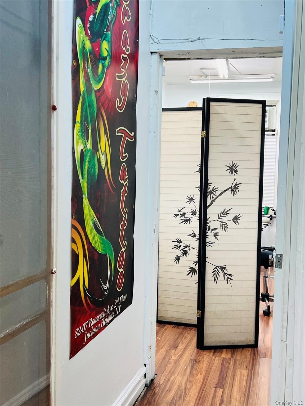 #8 photo, 82-07 Roosevelt Avenue, クイーンズ区 Jackson Heights , NY 11372