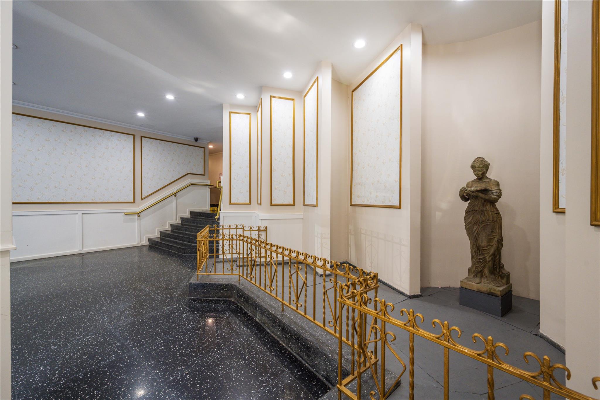 #4 photo, 53-11 90 Street, クイーンズ区 Elmhurst , NY 11373