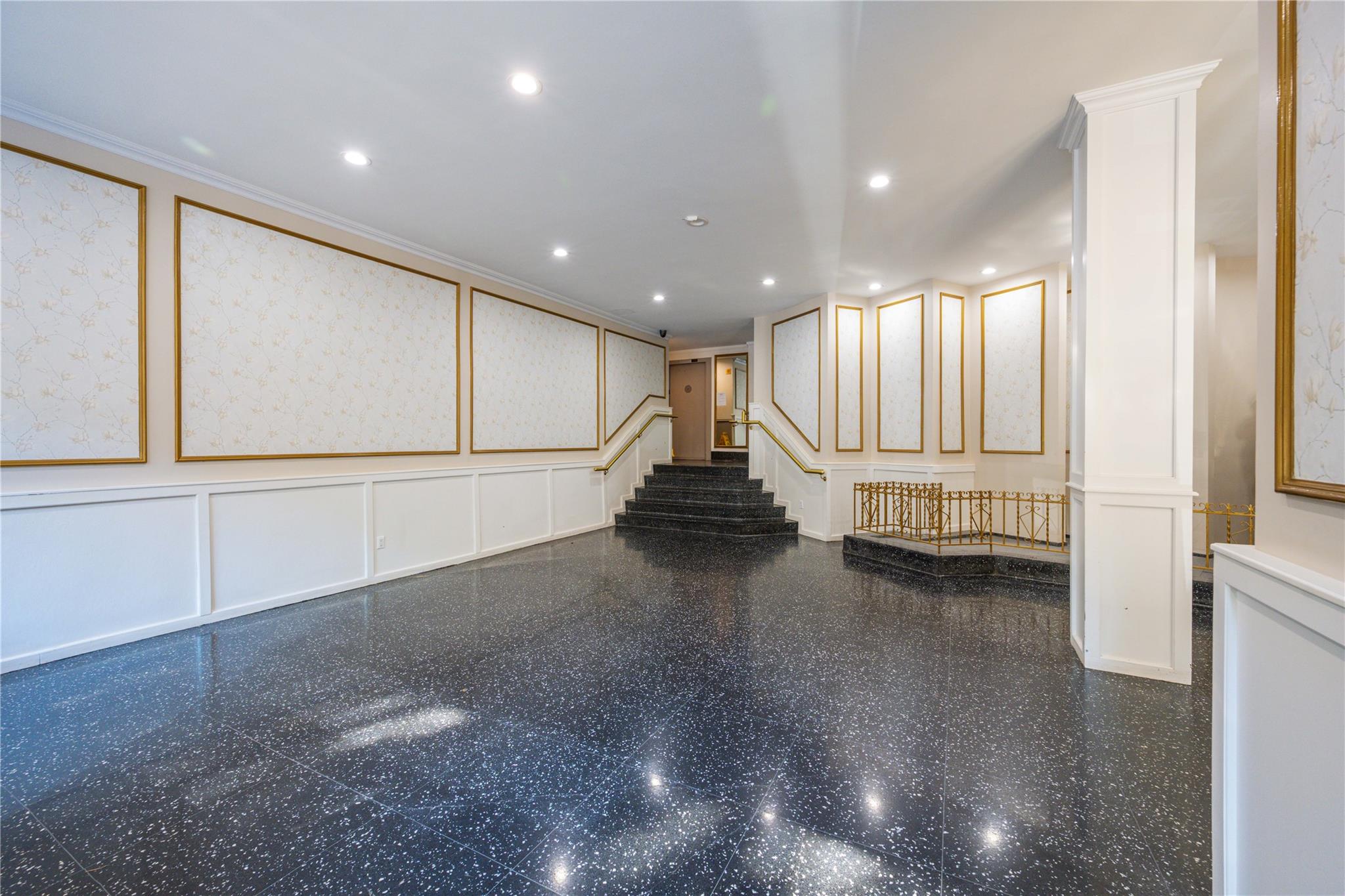 #5 photo, 53-11 90 Street, クイーンズ区 Elmhurst , NY 11373