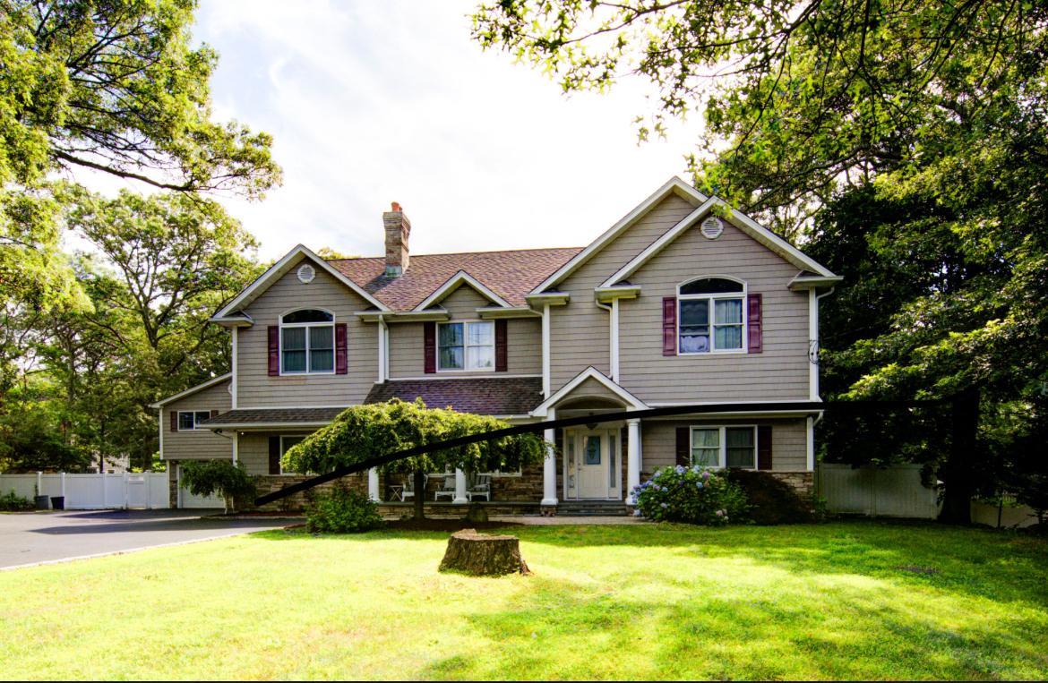 #1 photo, 97 Chestnut Street, サフォーク郡 Mount Sinai , NY 11766