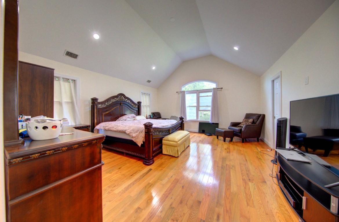 #14 photo, 97 Chestnut Street, サフォーク郡 Mount Sinai , NY 11766