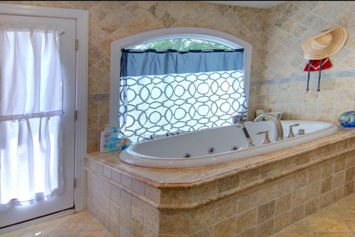 #16 photo, 97 Chestnut Street, サフォーク郡 Mount Sinai , NY 11766