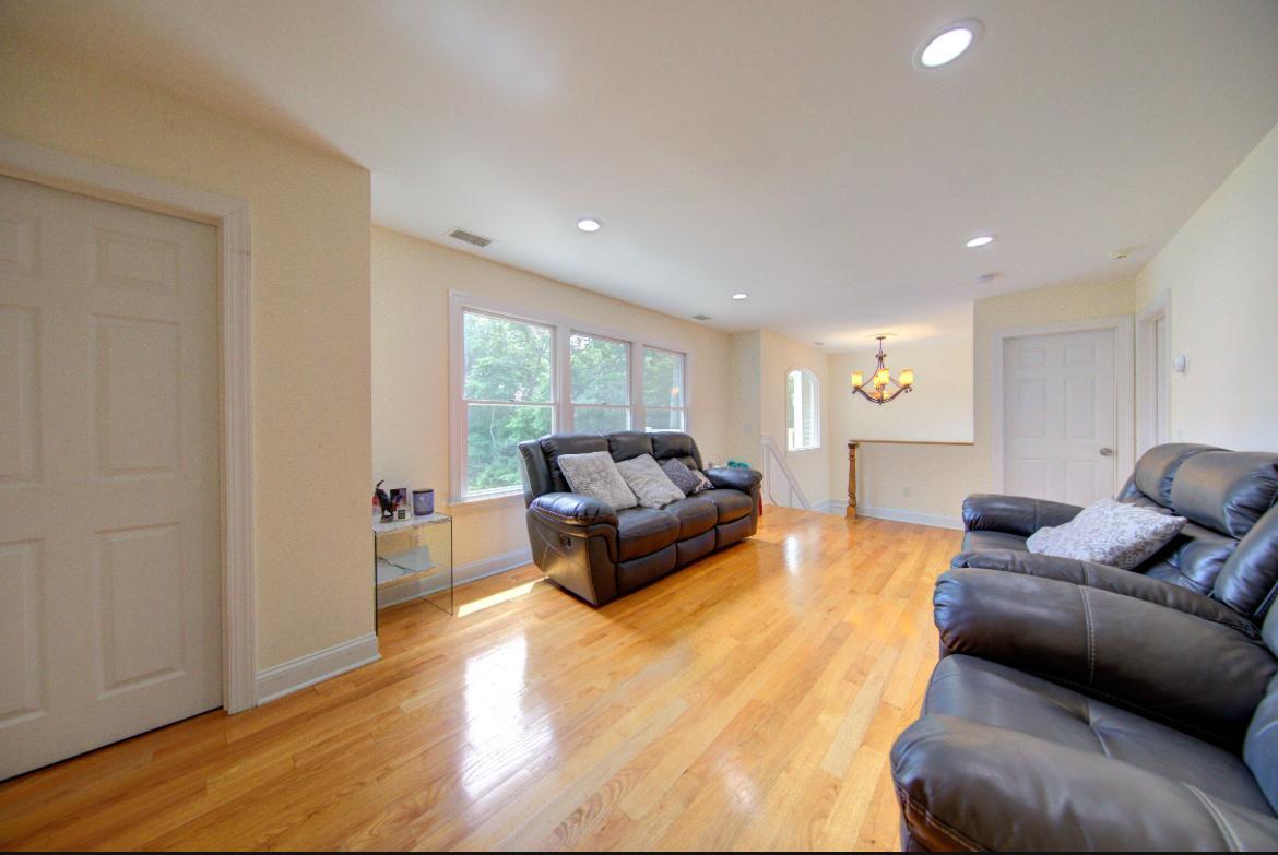 #17 photo, 97 Chestnut Street, サフォーク郡 Mount Sinai , NY 11766