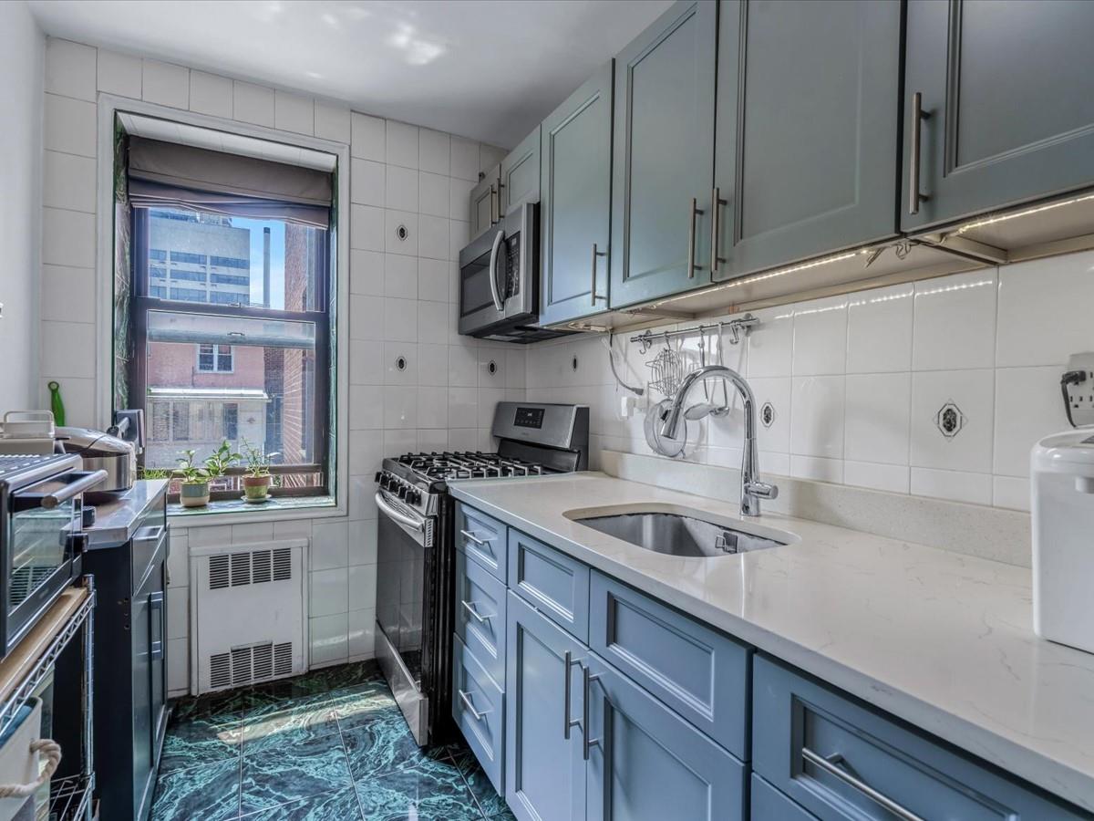 #7 photo, 102-12 65th Avenue, Forest Hills , NY 11375