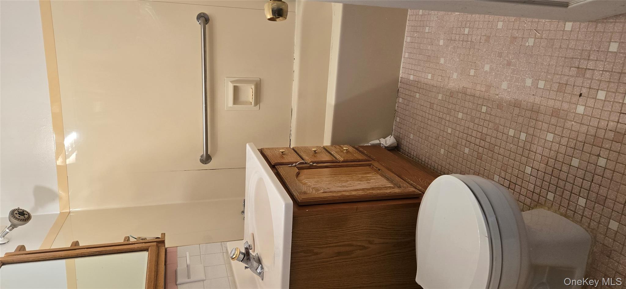 #15 photo, 68-20 Selfridge Street, クイーンズ区 Forest Hills , NY 11375