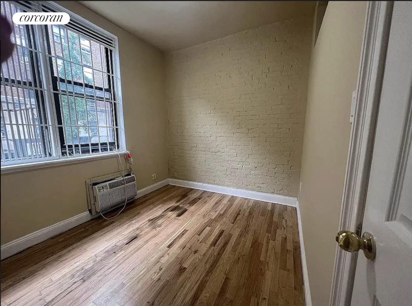 #3 photo, New York City, 曼哈頓 东村区 East Village , NY 10009