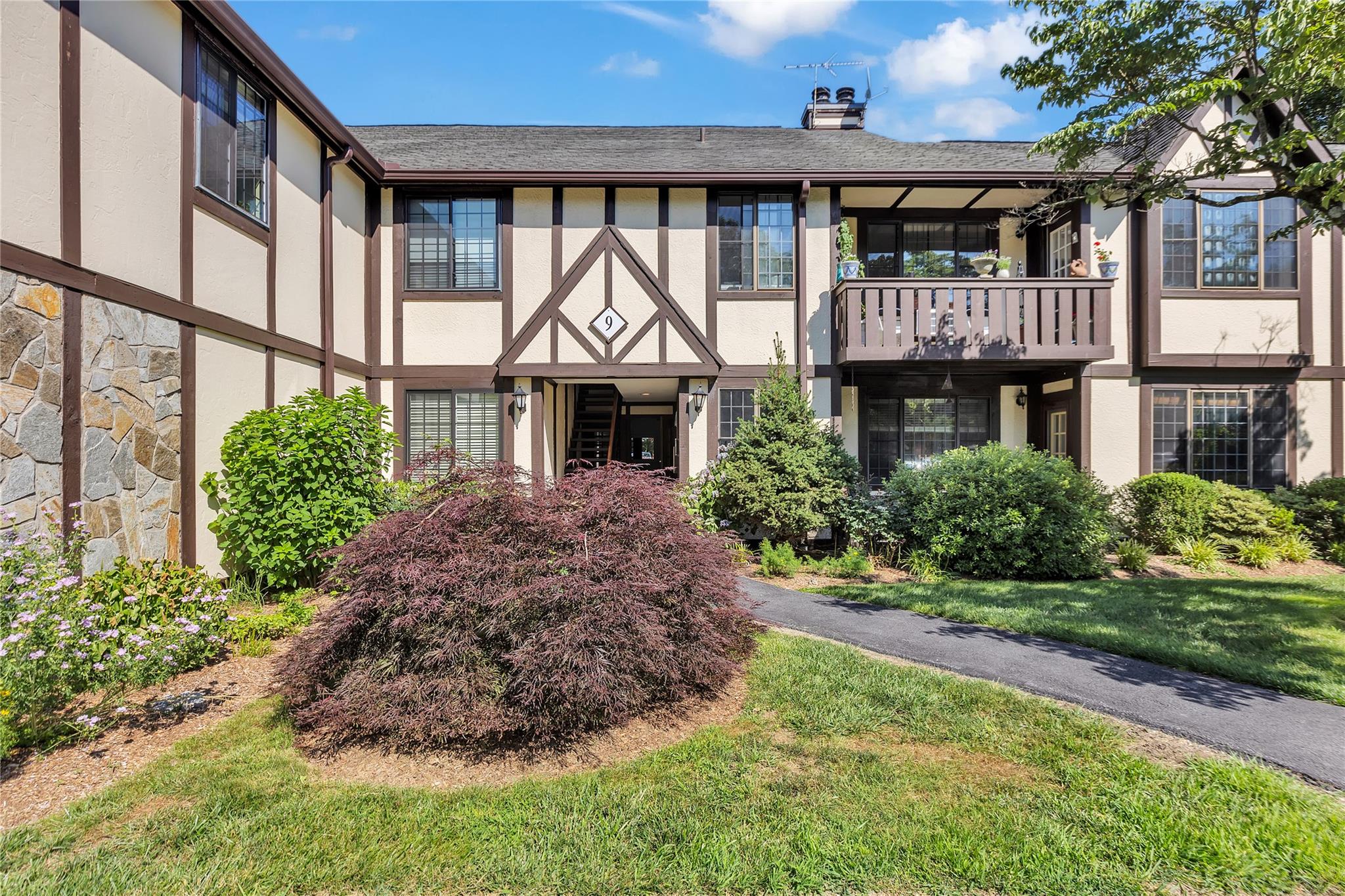 #1 photo, 9 Foxwood Drive, Pleasantville , NY 10570