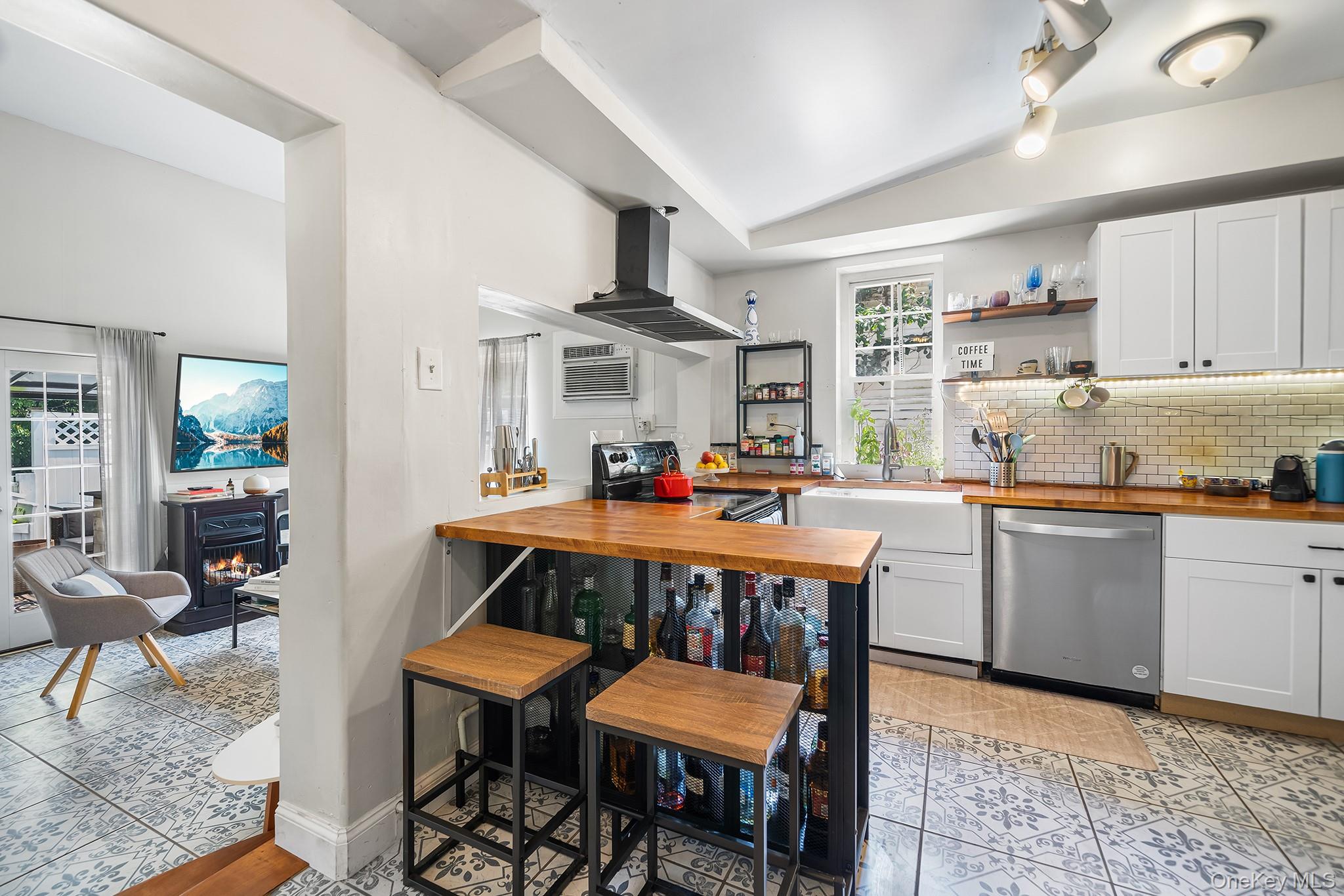 #4 photo, 2 Dimiceli Street, New Windsor , NY 12553