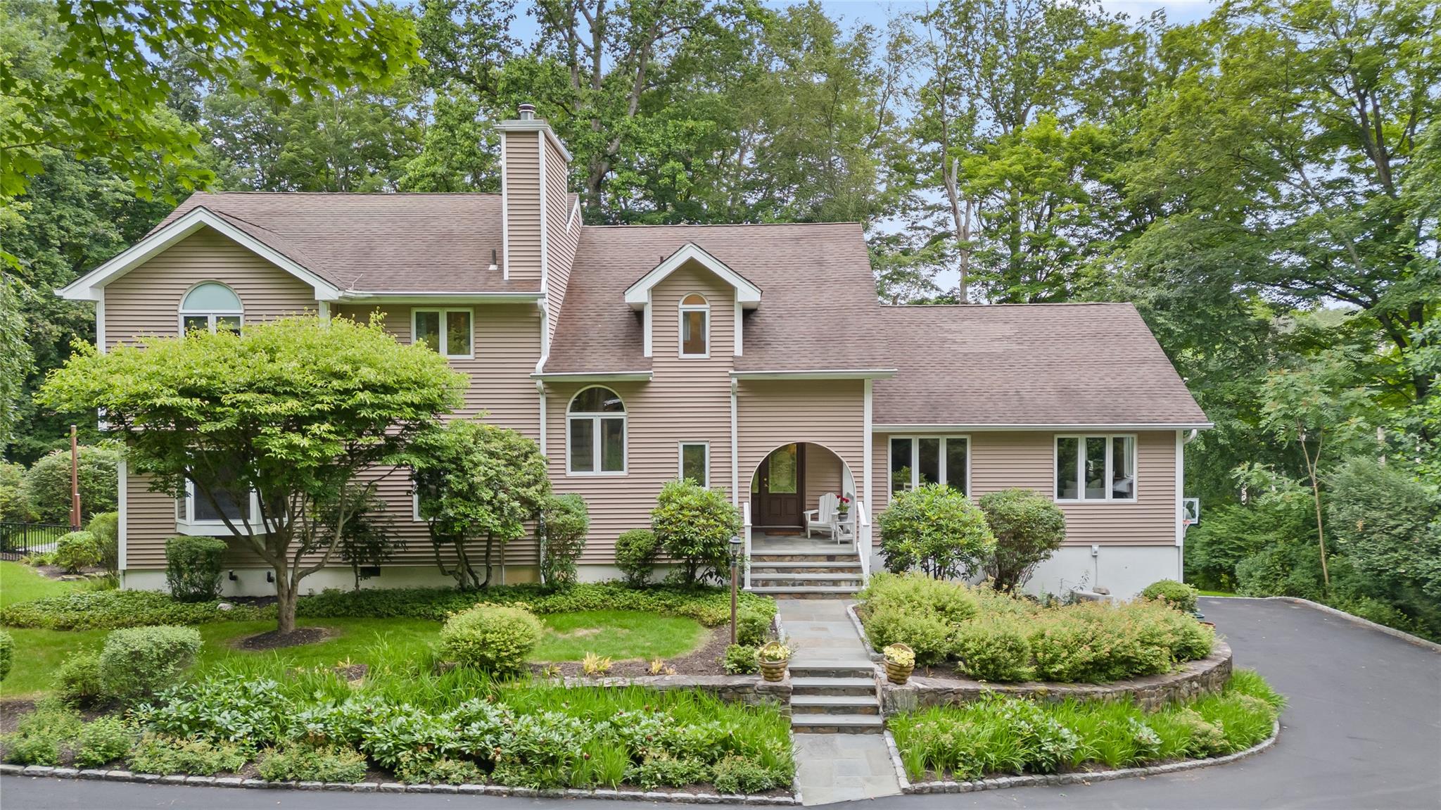 #1 photo, 5 Plum Court, Katonah , NY 10536
