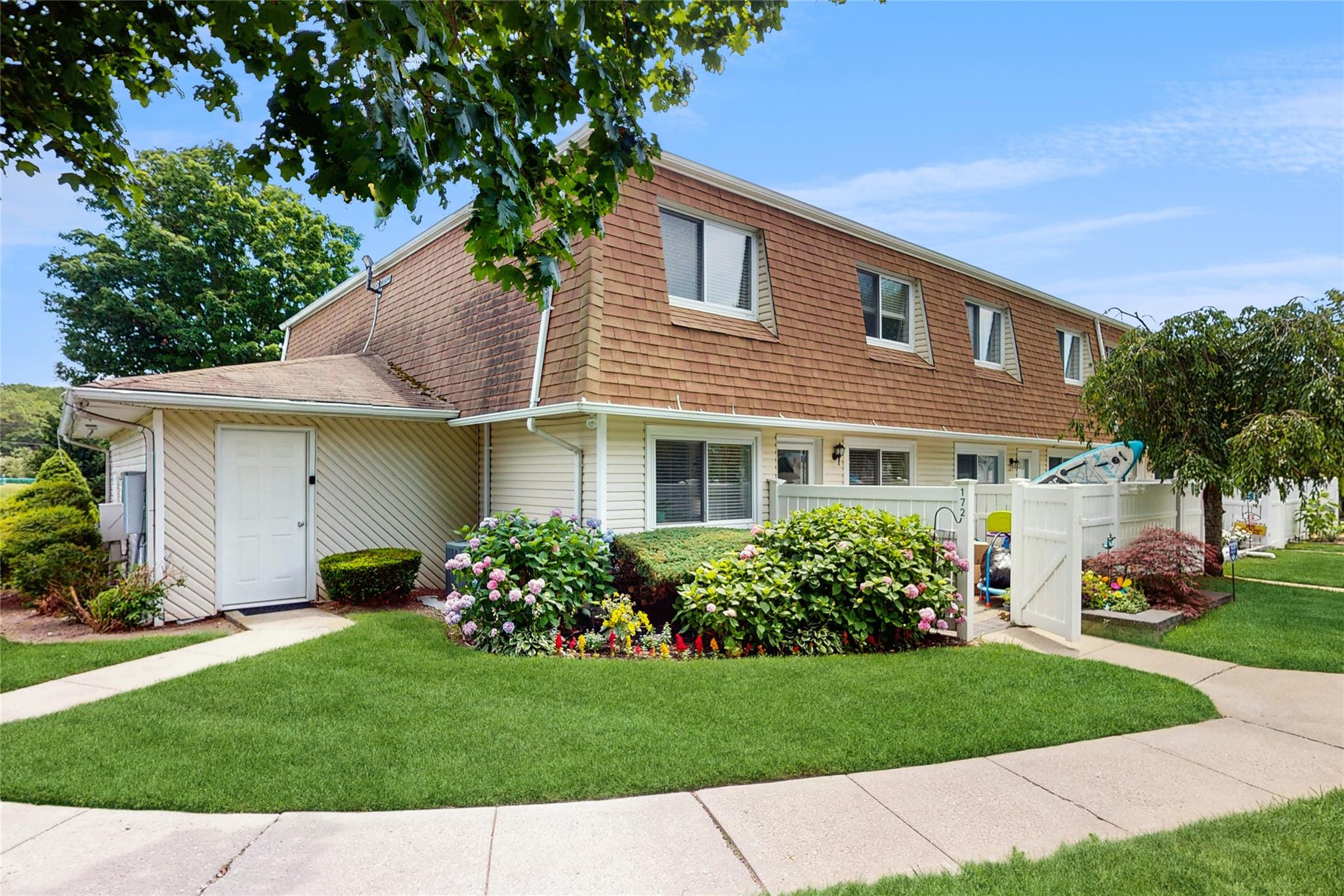 #1 photo, 172 Storm Drive, سوفولك Holtsville , NY 11742