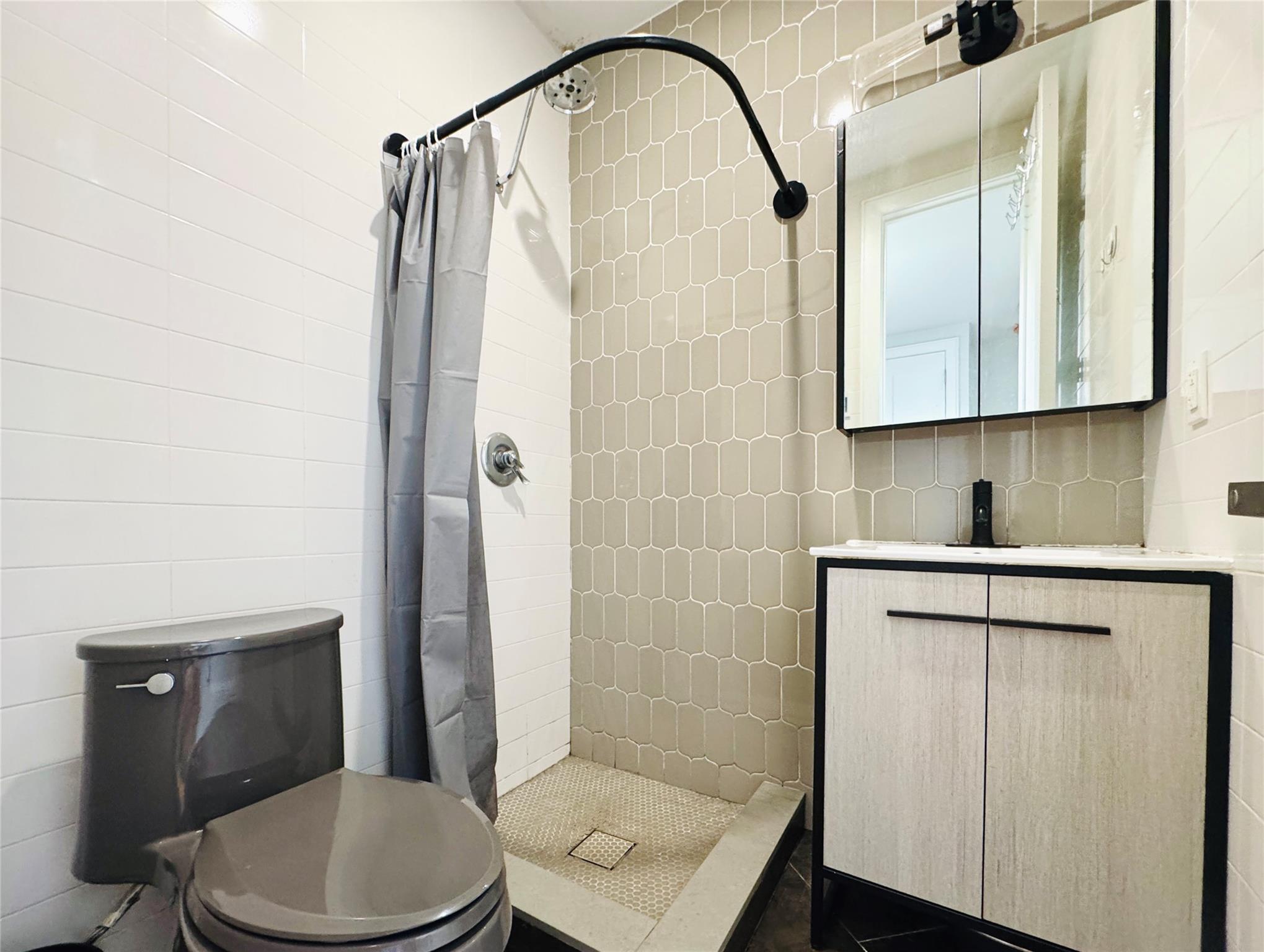 #14 photo, 219 Weirfield Street, ブルックリン区 Brooklyn , NY 11221