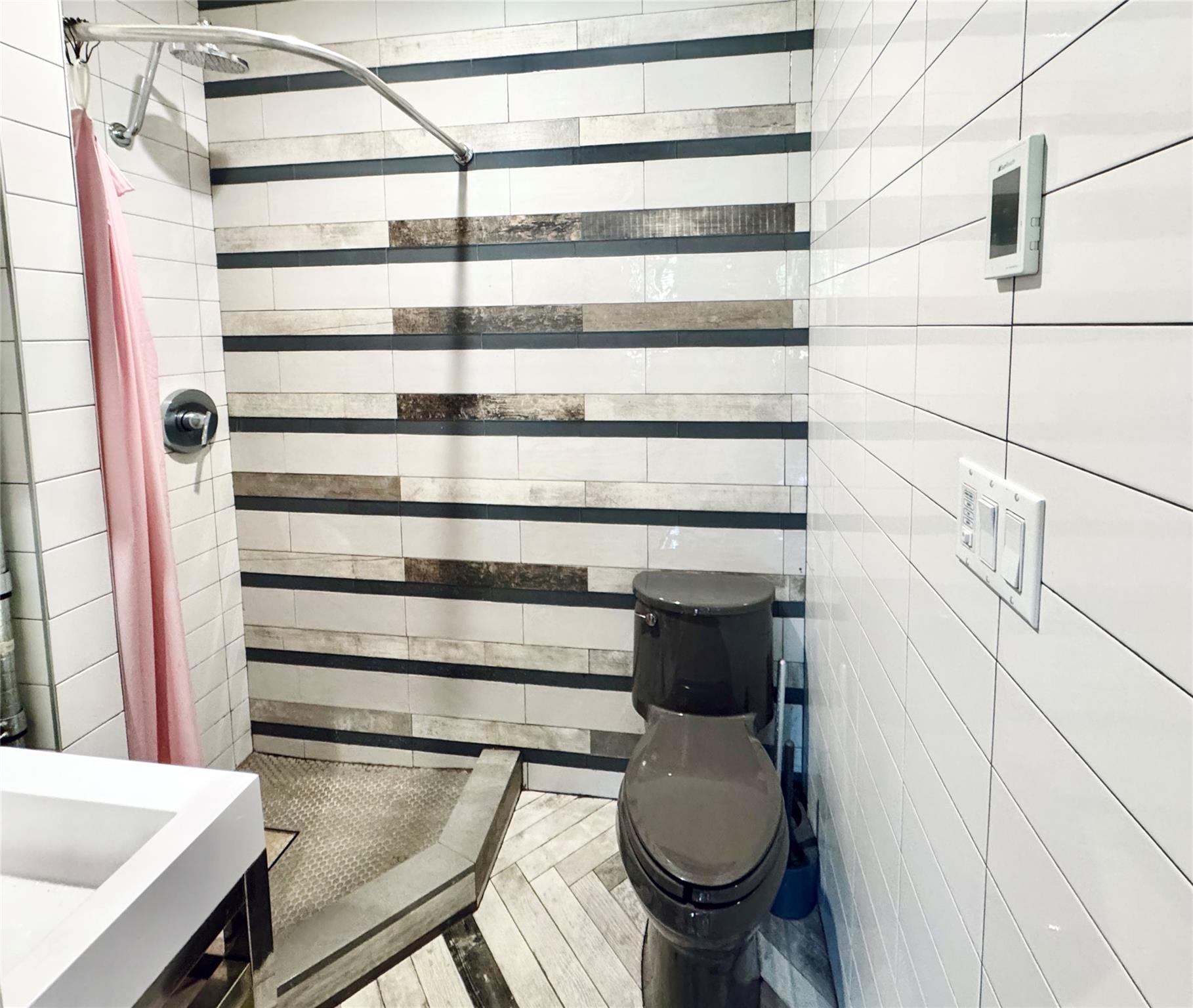 #15 photo, 219 Weirfield Street, ブルックリン区 Brooklyn , NY 11221