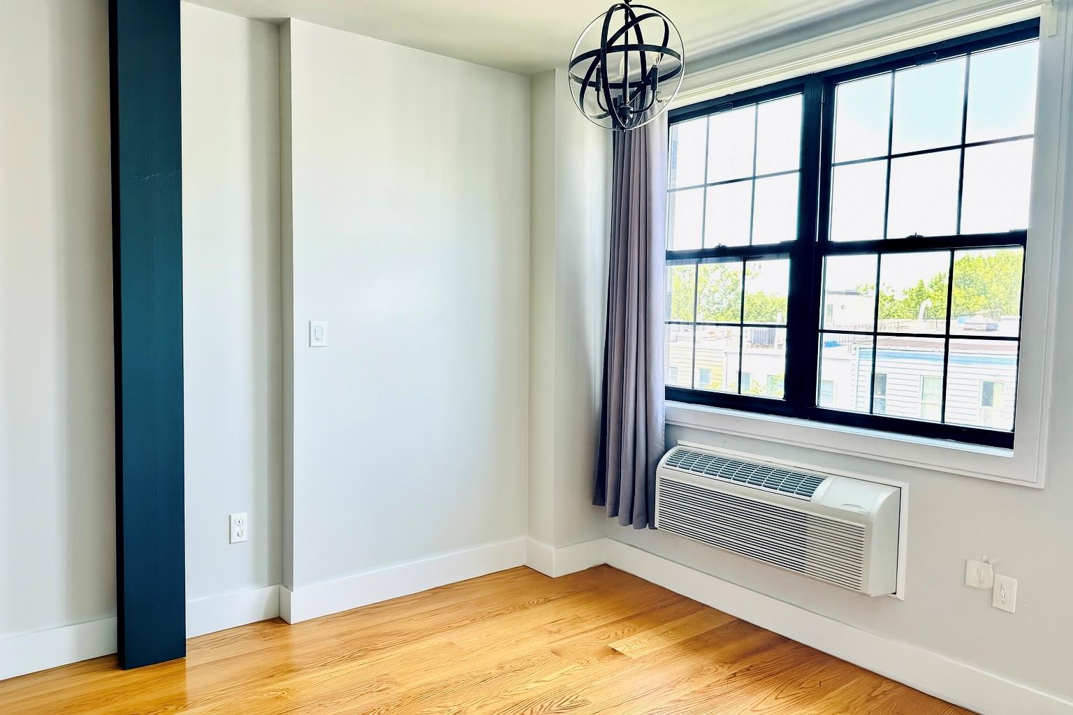 #5 photo, 219 Weirfield Street, ブルックリン区 Brooklyn , NY 11221