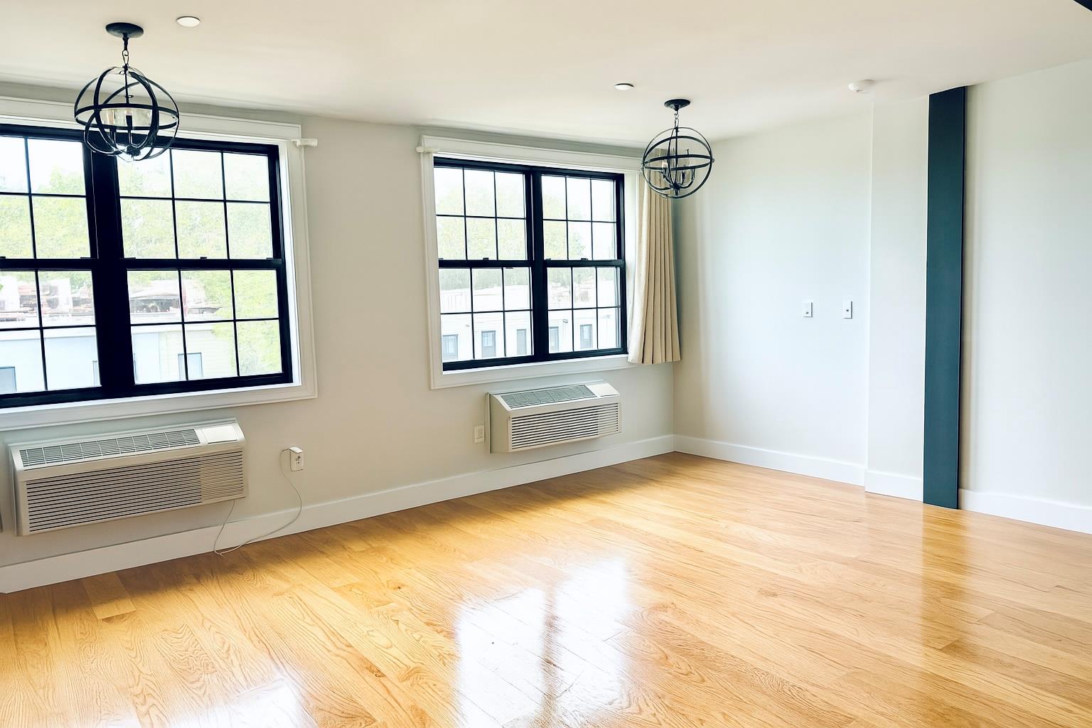 #7 photo, 219 Weirfield Street, ブルックリン区 Brooklyn , NY 11221