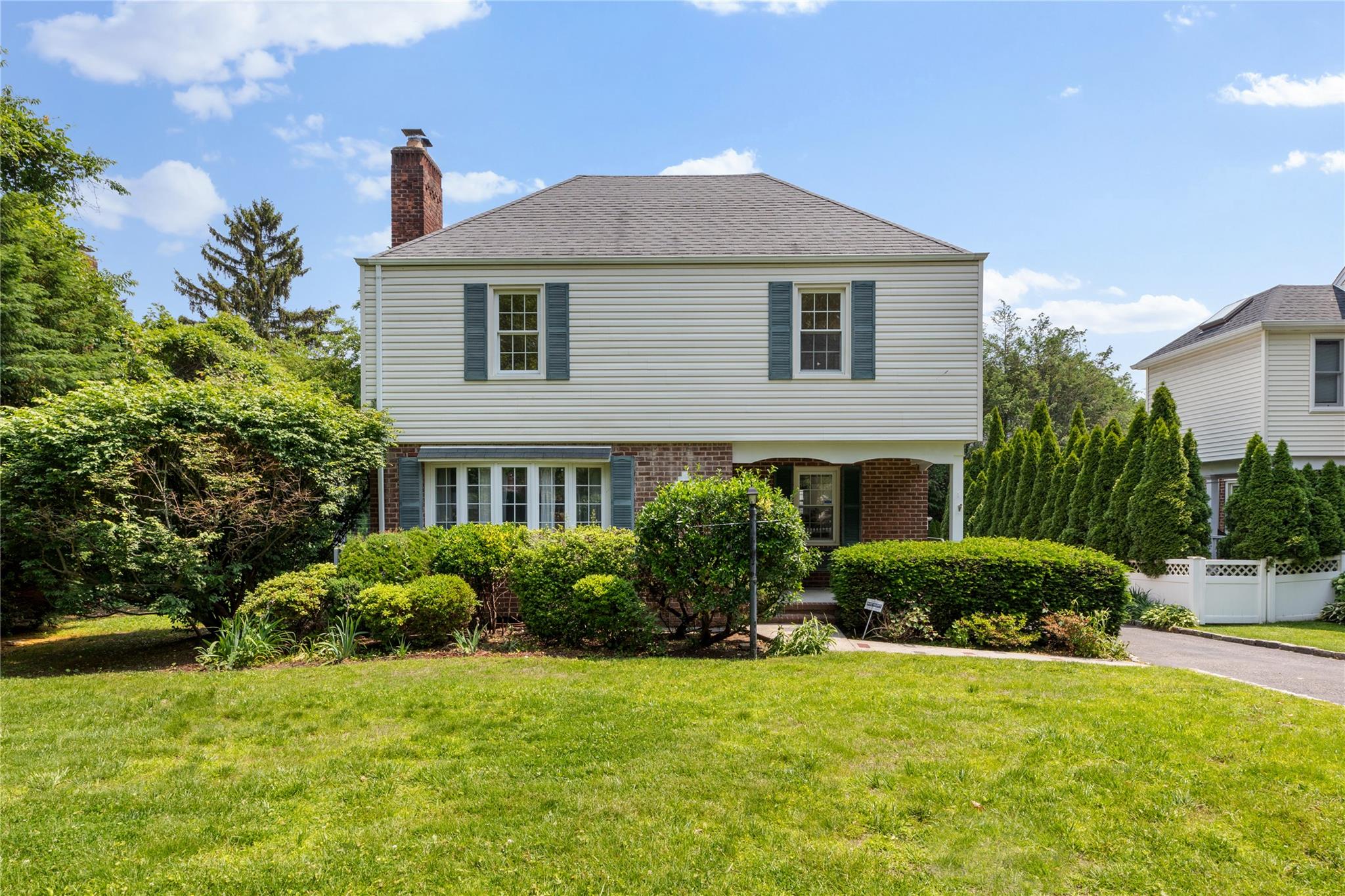 #1 photo, 89 Clinch Avenue, 長島 花園城 Garden City , NY 11530