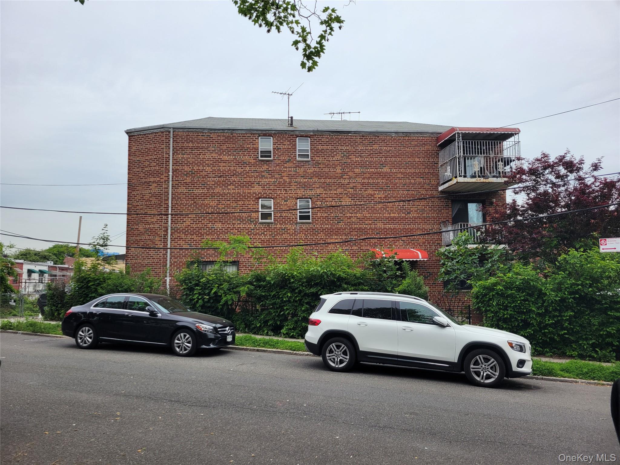 #1 photo, 79-15 Kneeland Avenue, クイーンズ区 Elmhurst , NY 11373