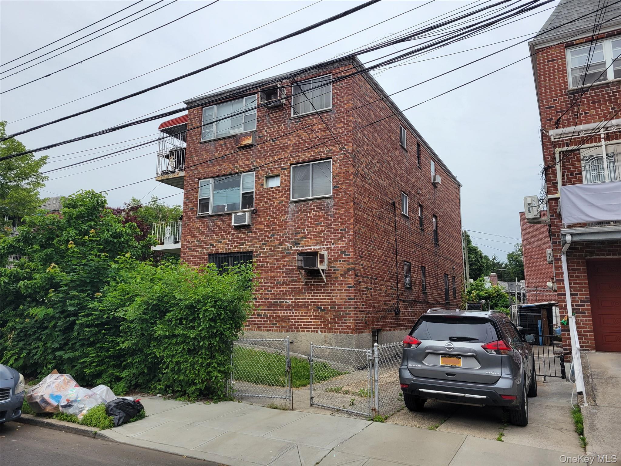 #3 photo, 79-15 Kneeland Avenue, クイーンズ区 Elmhurst , NY 11373