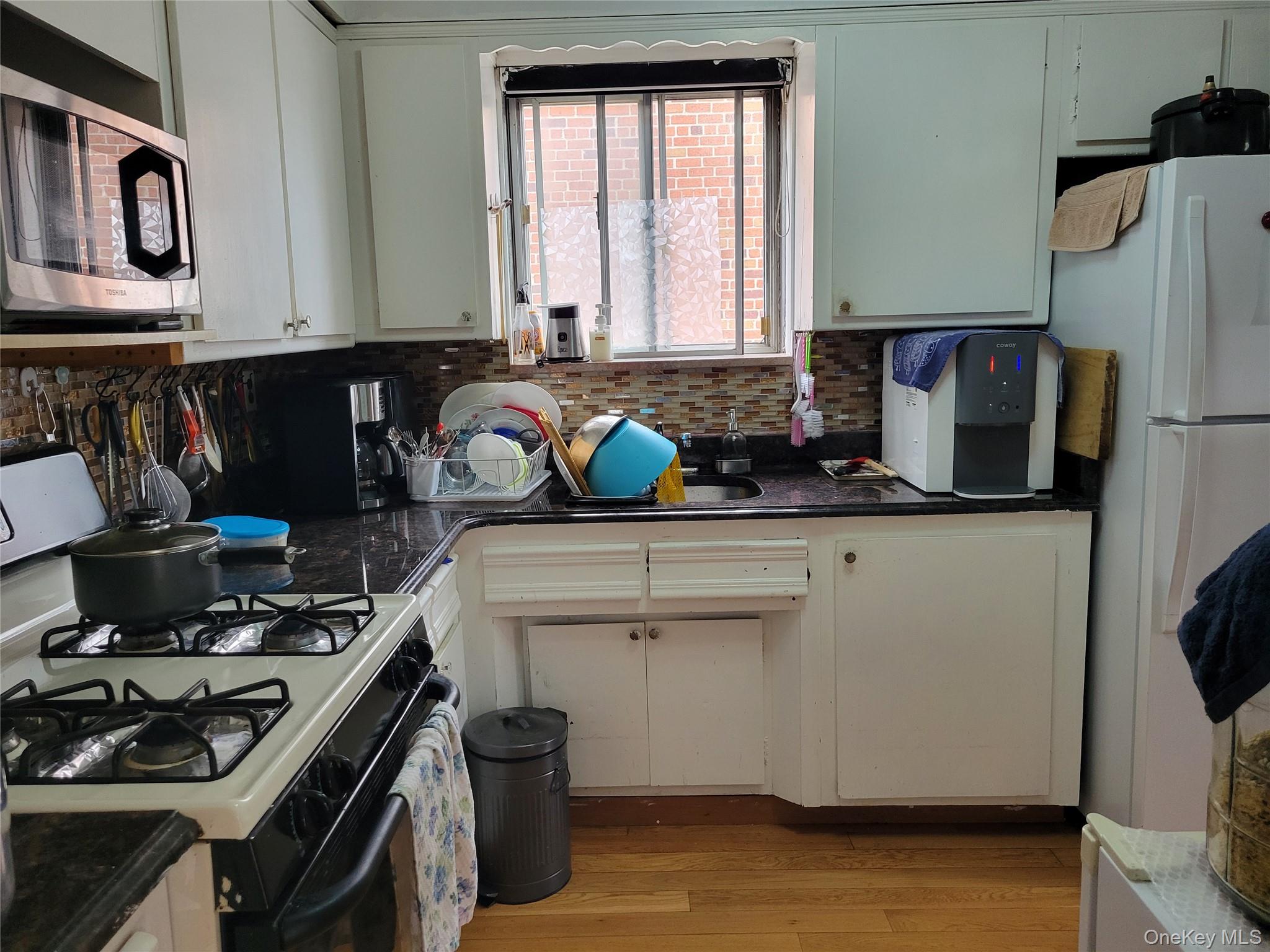 #7 photo, 79-15 Kneeland Avenue, クイーンズ区 Elmhurst , NY 11373