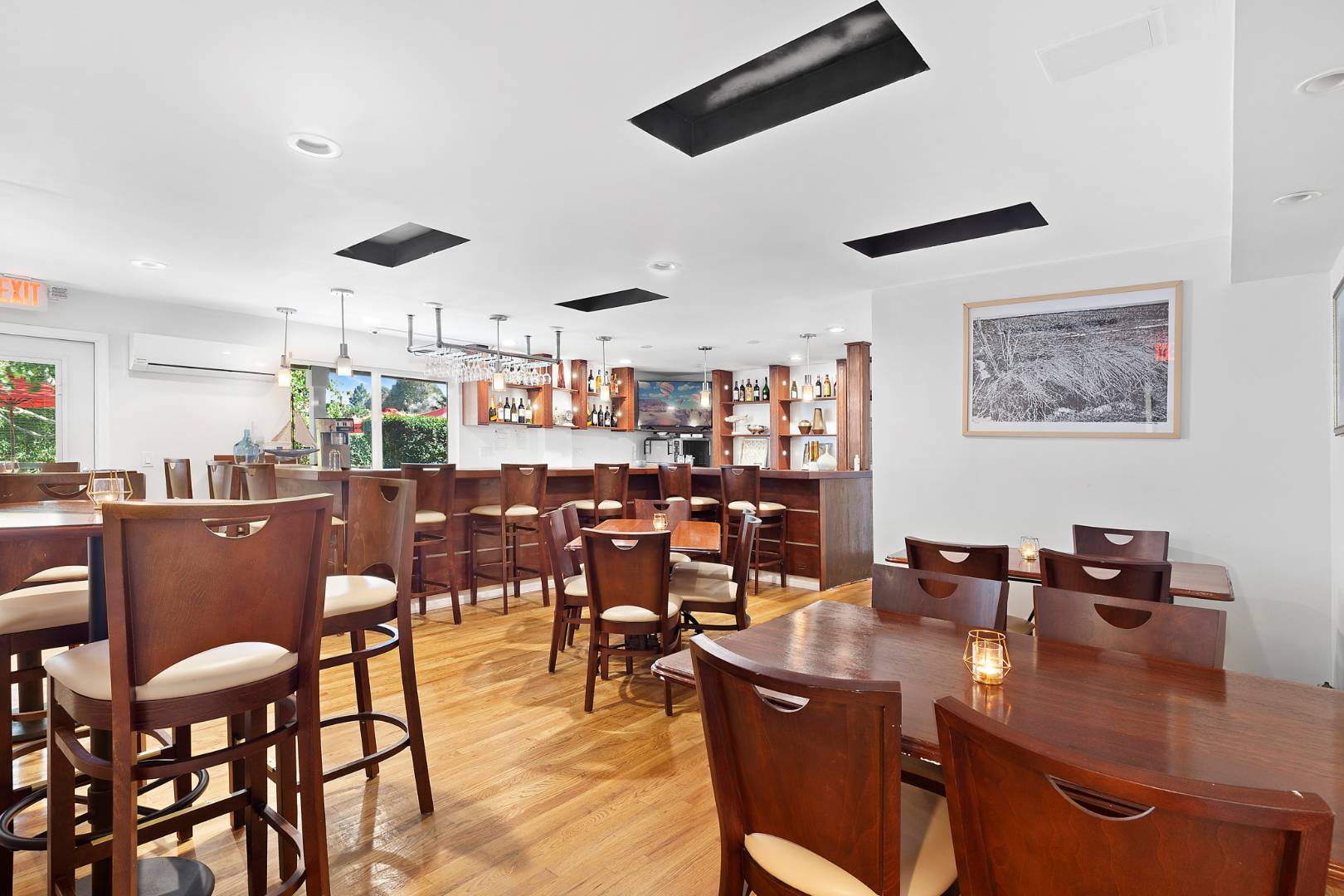 #10 photo, 1655 County Road 39, サフォーク郡 Southampton , NY 11968