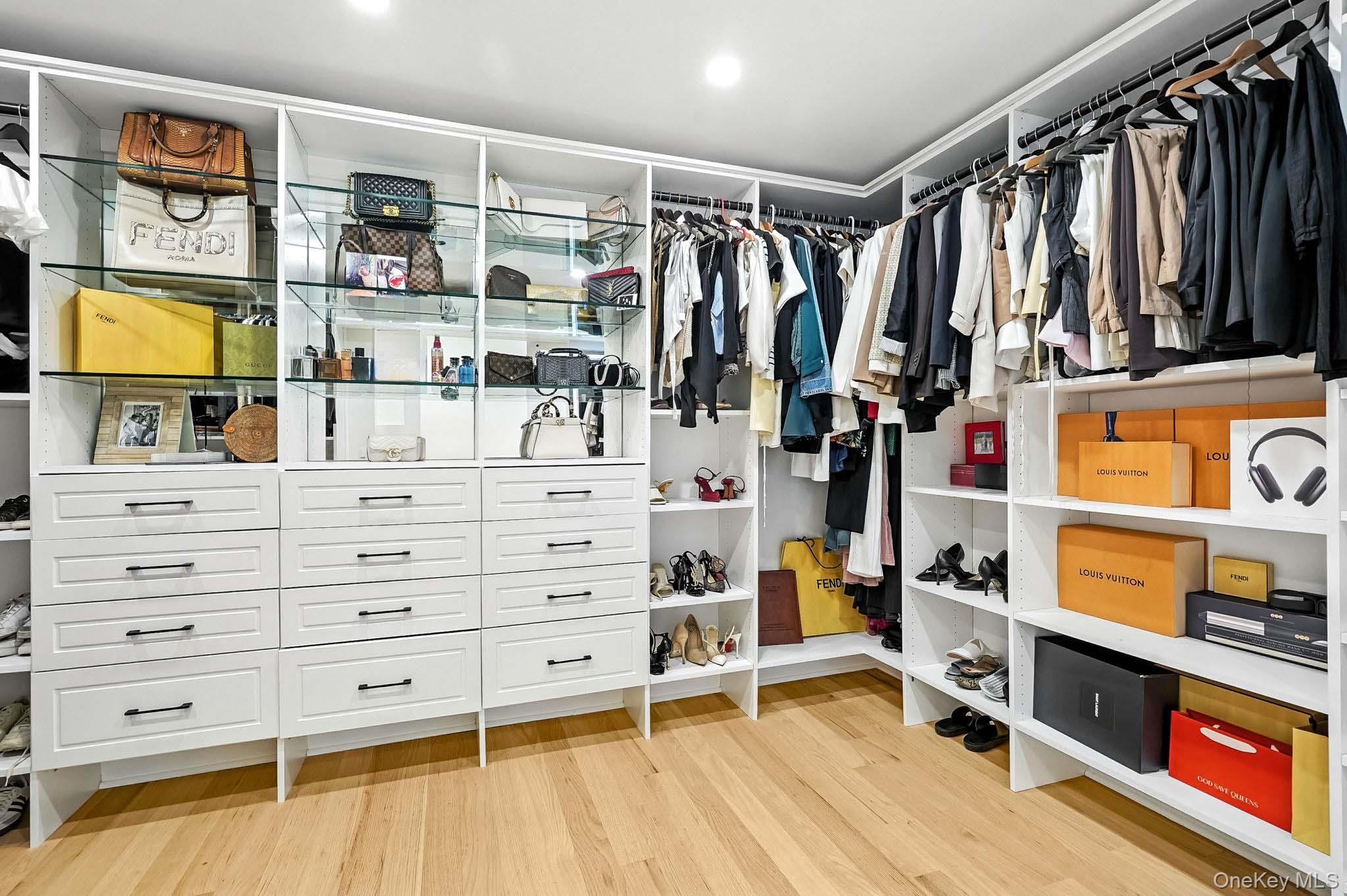 #11 photo, 6 EATON Lane, Scarsdale , NY 10583