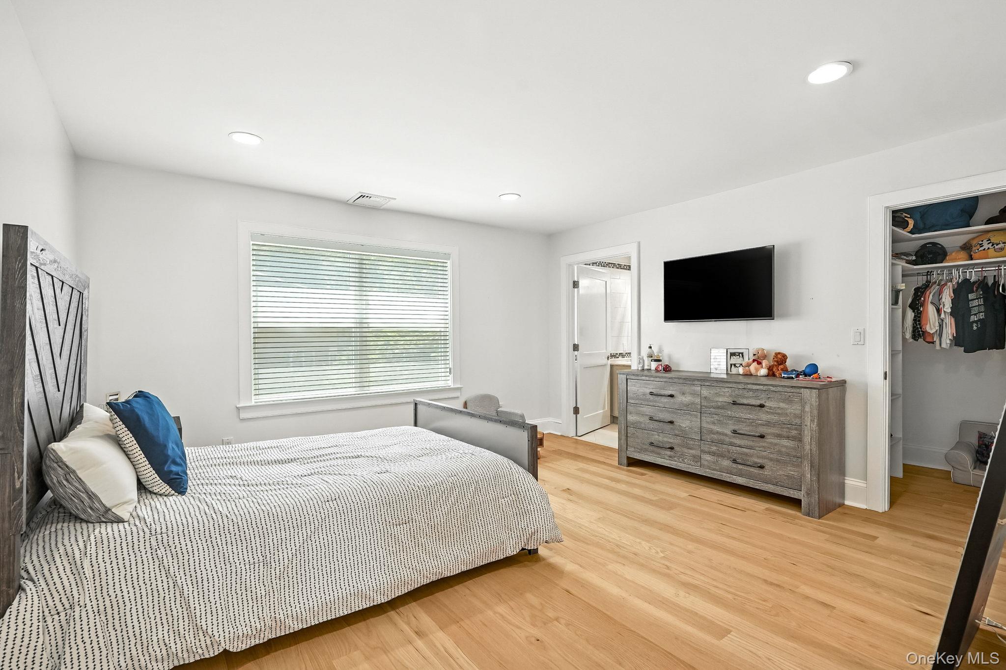 #13 photo, 6 EATON Lane, Scarsdale , NY 10583