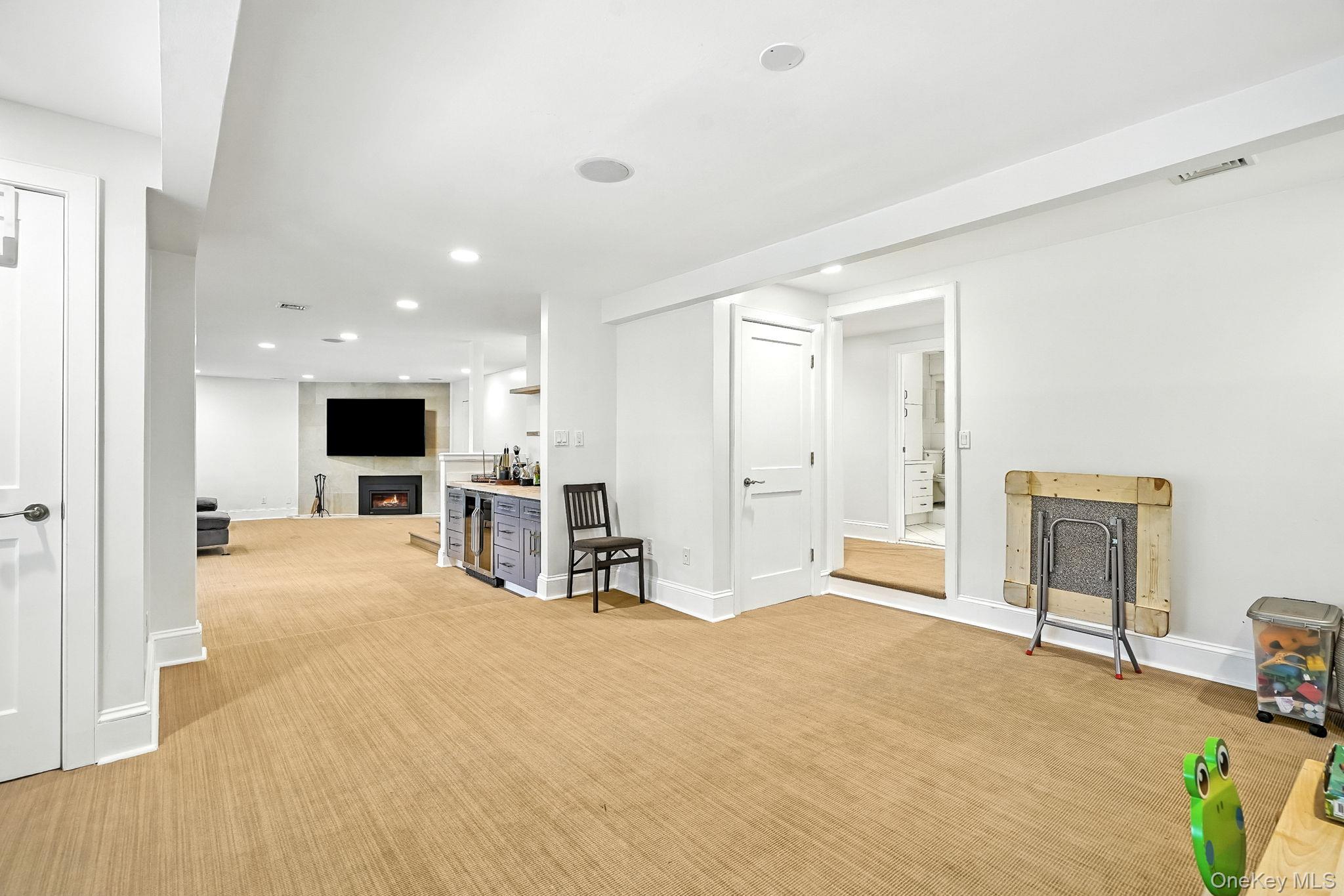 #17 photo, 6 EATON Lane, Scarsdale , NY 10583