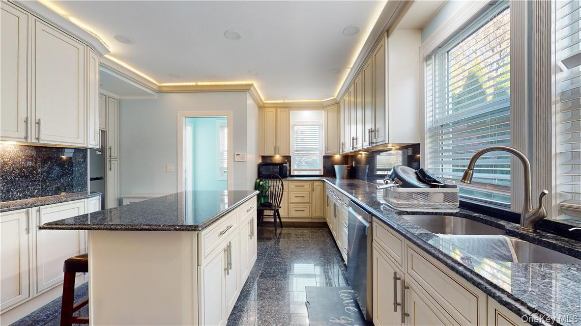 #5 photo, 14 Hamilton Avenue, New Rochelle , NY 10801