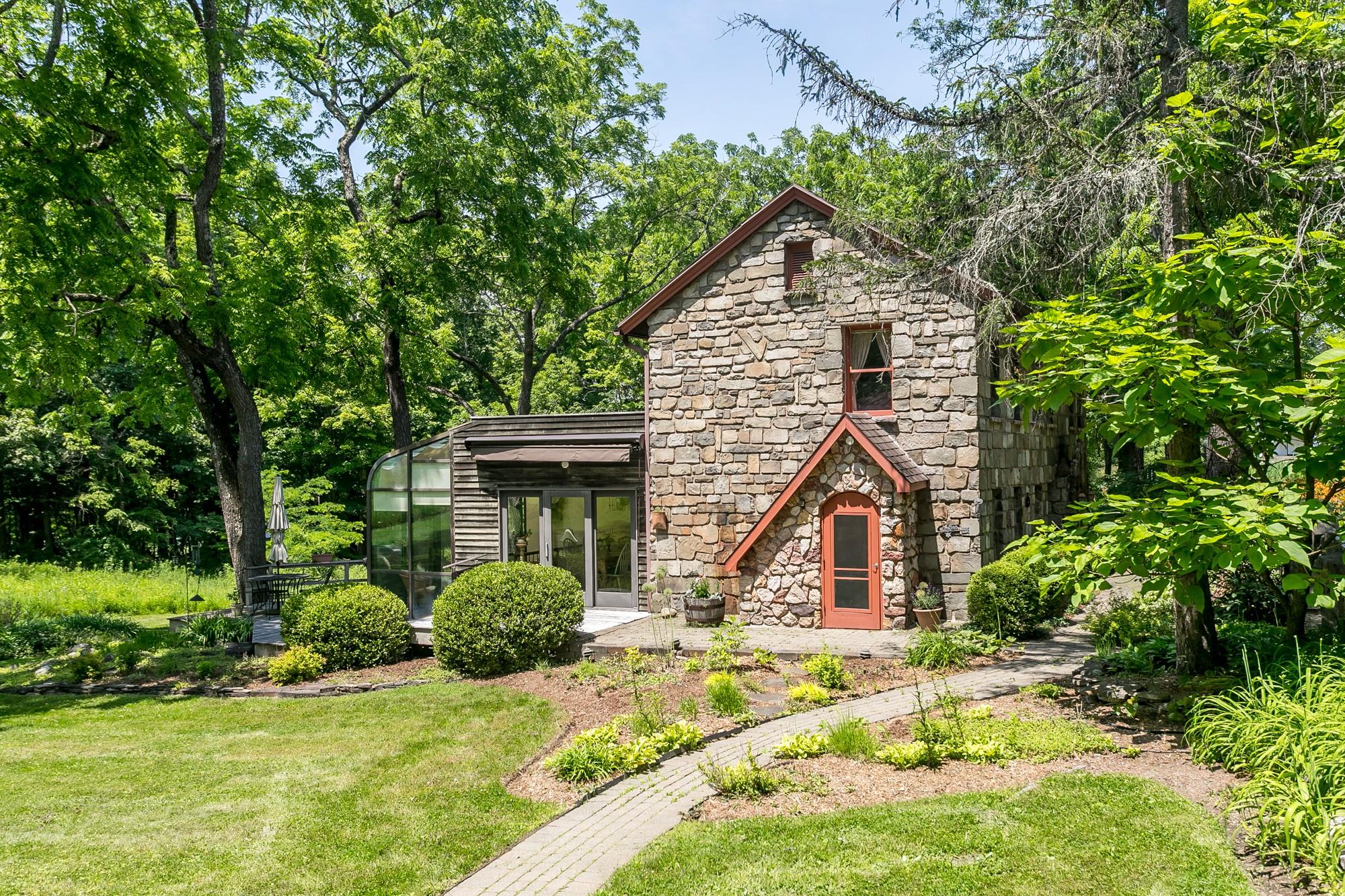 #1 photo, 1365 Old Post Road, Esopus , NY 12487