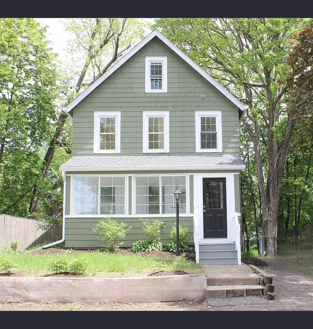 #1 photo, 215 Henry Street, Buchanan , NY 10511