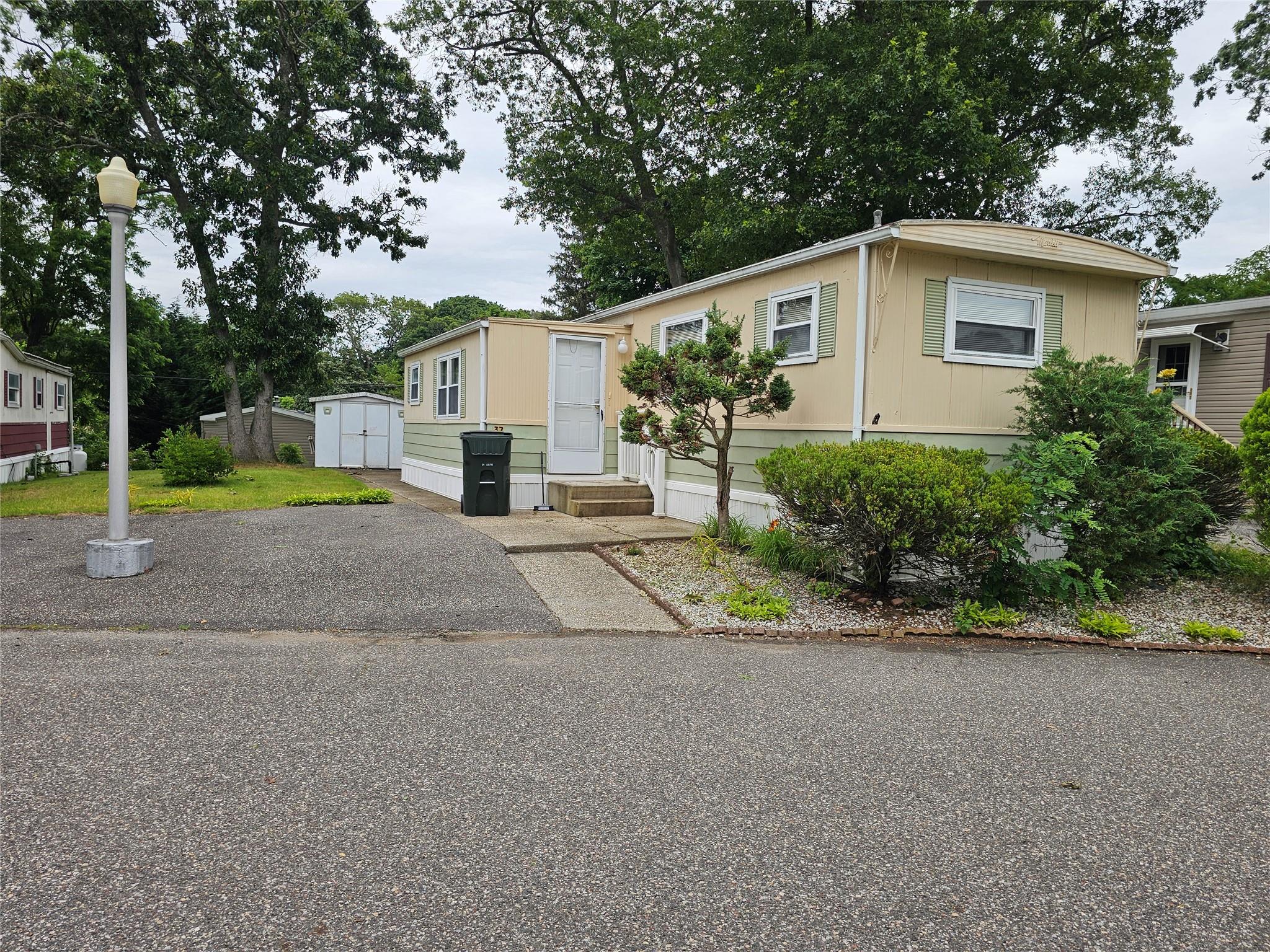 #1 photo, 1964 River Rd, Calverton , NY 11933