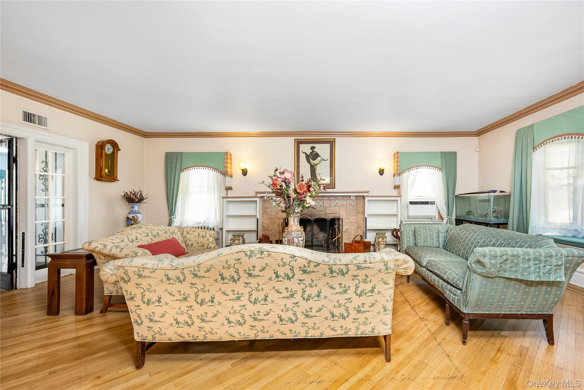 #11 photo, 24 Lawrence Avenue, ナッソー郡 Rockville Centre , NY 11570