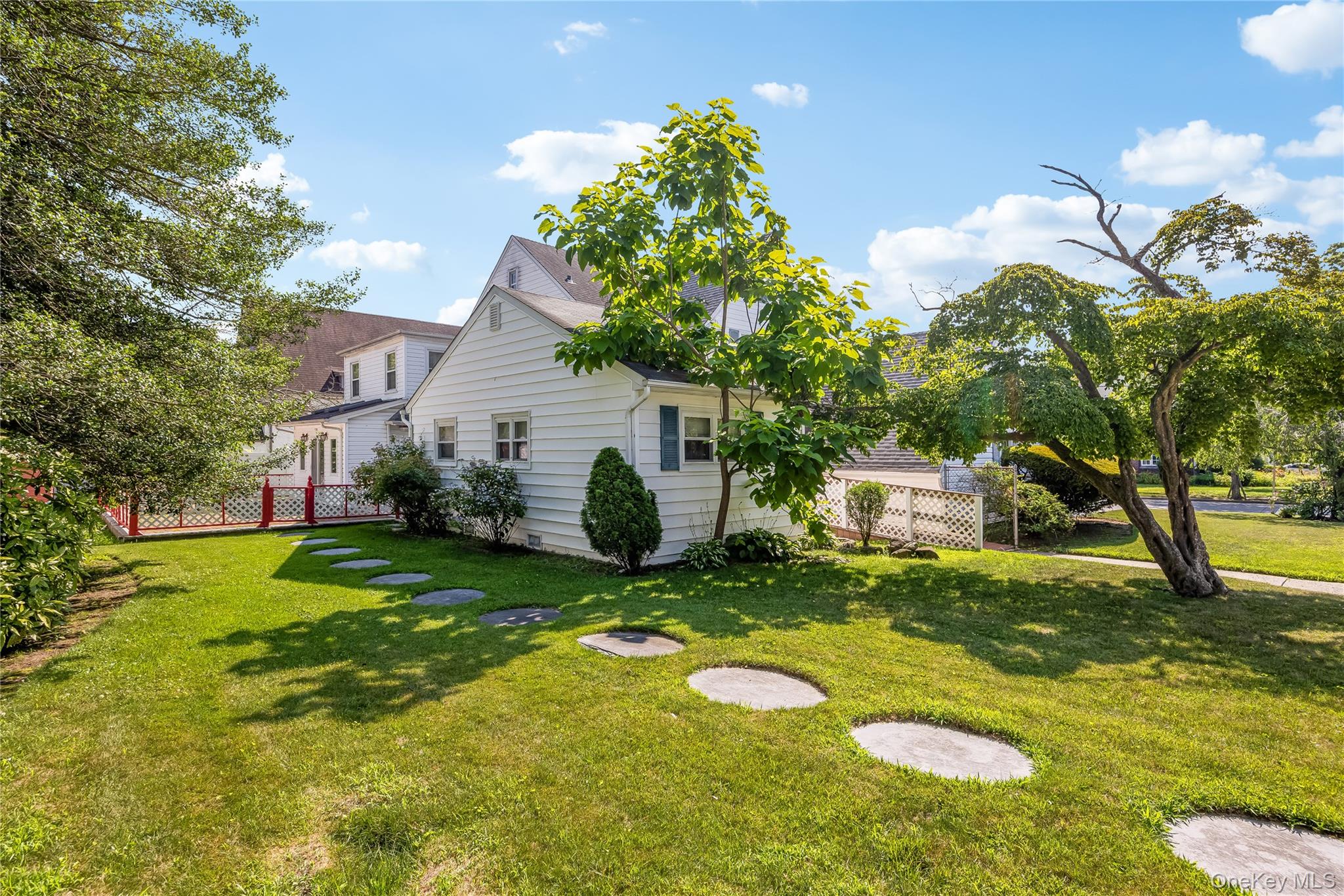 #2 photo, 24 Lawrence Avenue, ナッソー郡 Rockville Centre , NY 11570