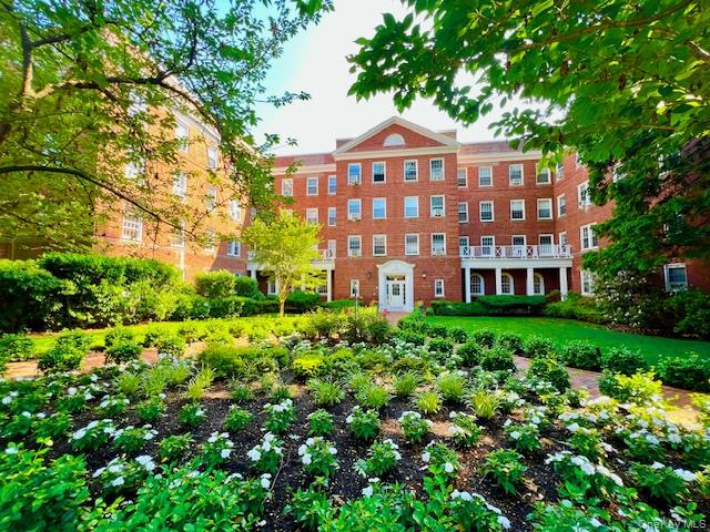 #2 photo, 90 Knightsbridge Road, ナッソー郡 Great Neck , NY 11021