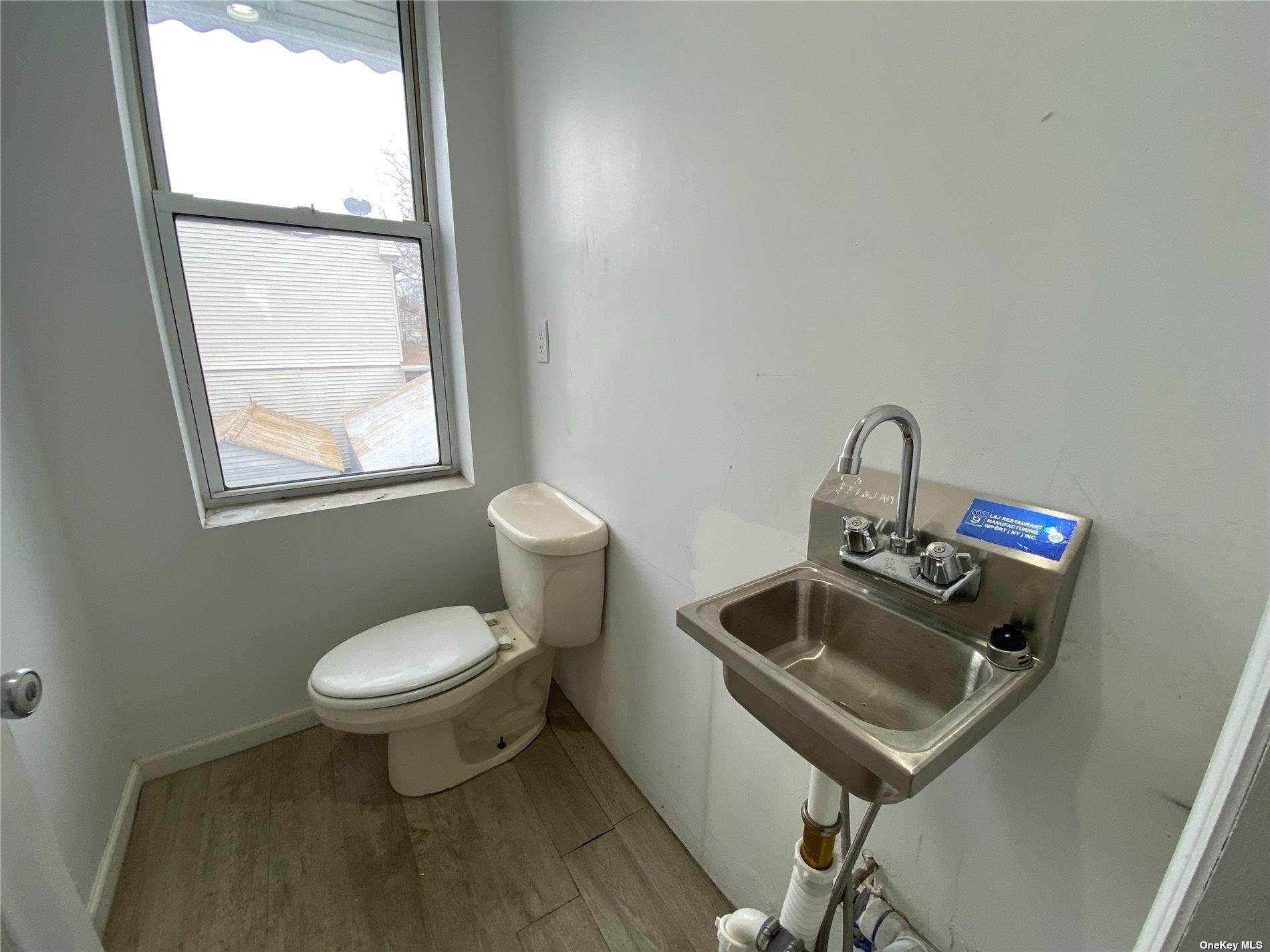 #8 photo, 120-17/19 18th Avenue, クイーンズ区 College Point , NY 11356