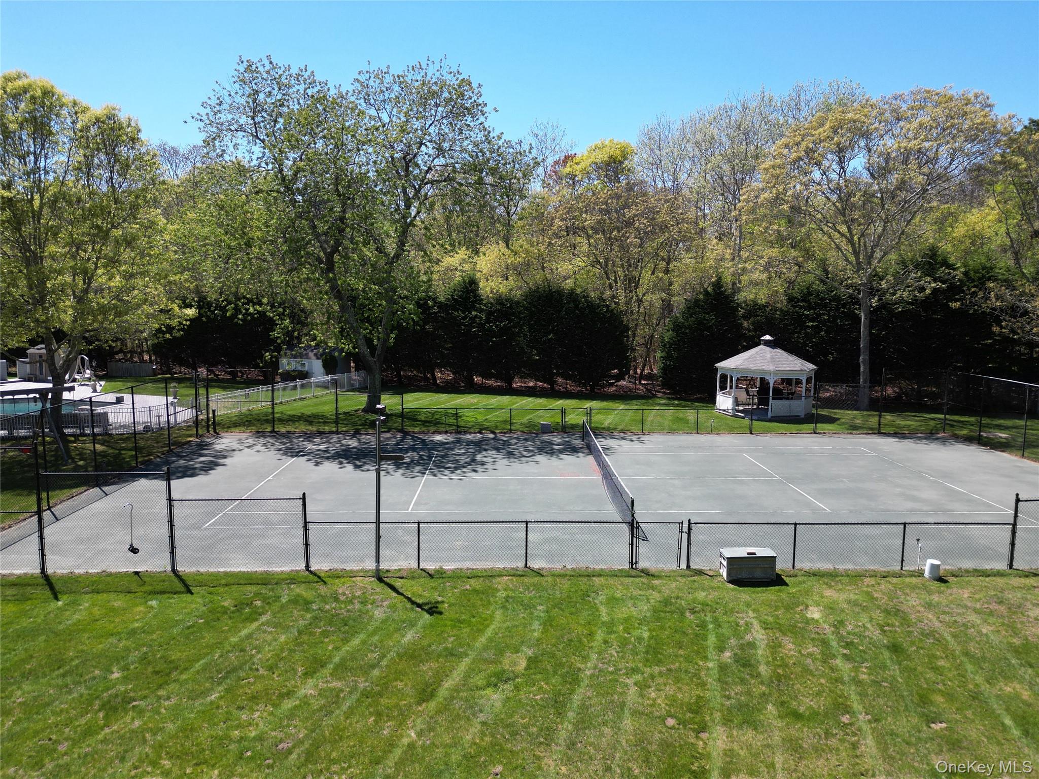 #12 photo, 124 Montauk Highway, サフォーク郡 Westhampton , NY 11977