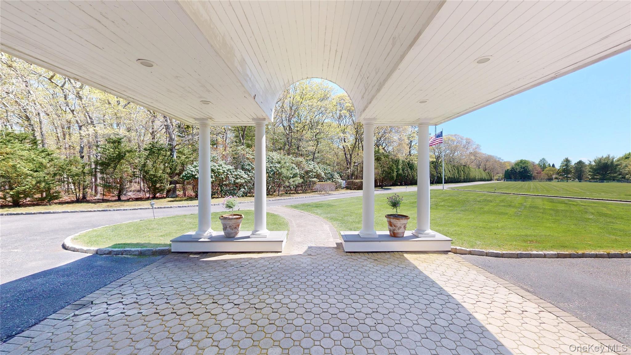 #19 photo, 124 Montauk Highway, サフォーク郡 Westhampton , NY 11977