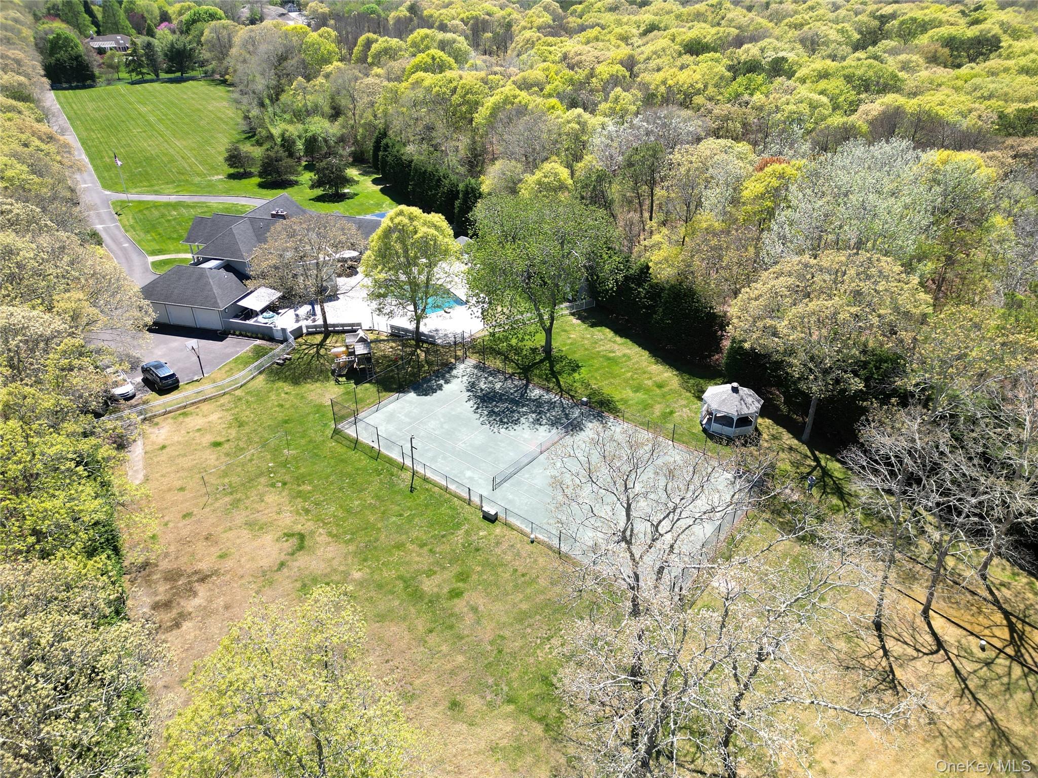 #9 photo, 124 Montauk Highway, サフォーク郡 Westhampton , NY 11977